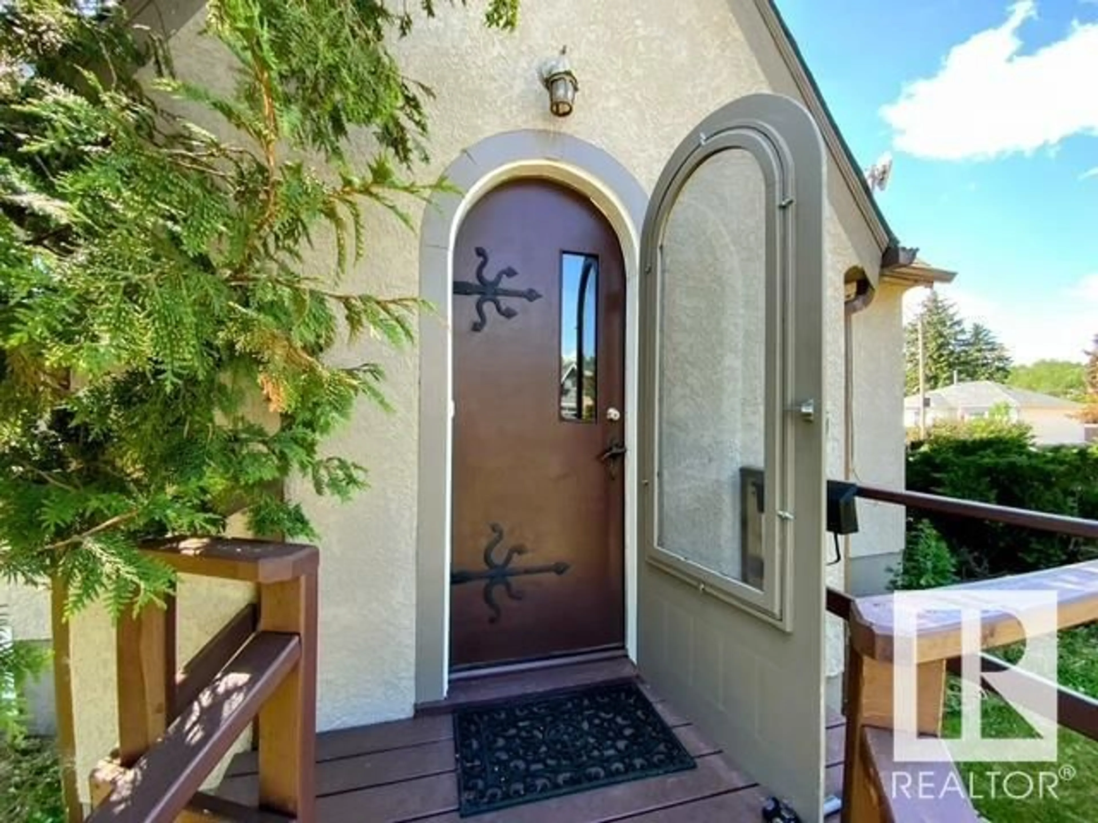 Indoor entryway for 5209 47 AV, Wetaskiwin Alberta T9A0K5