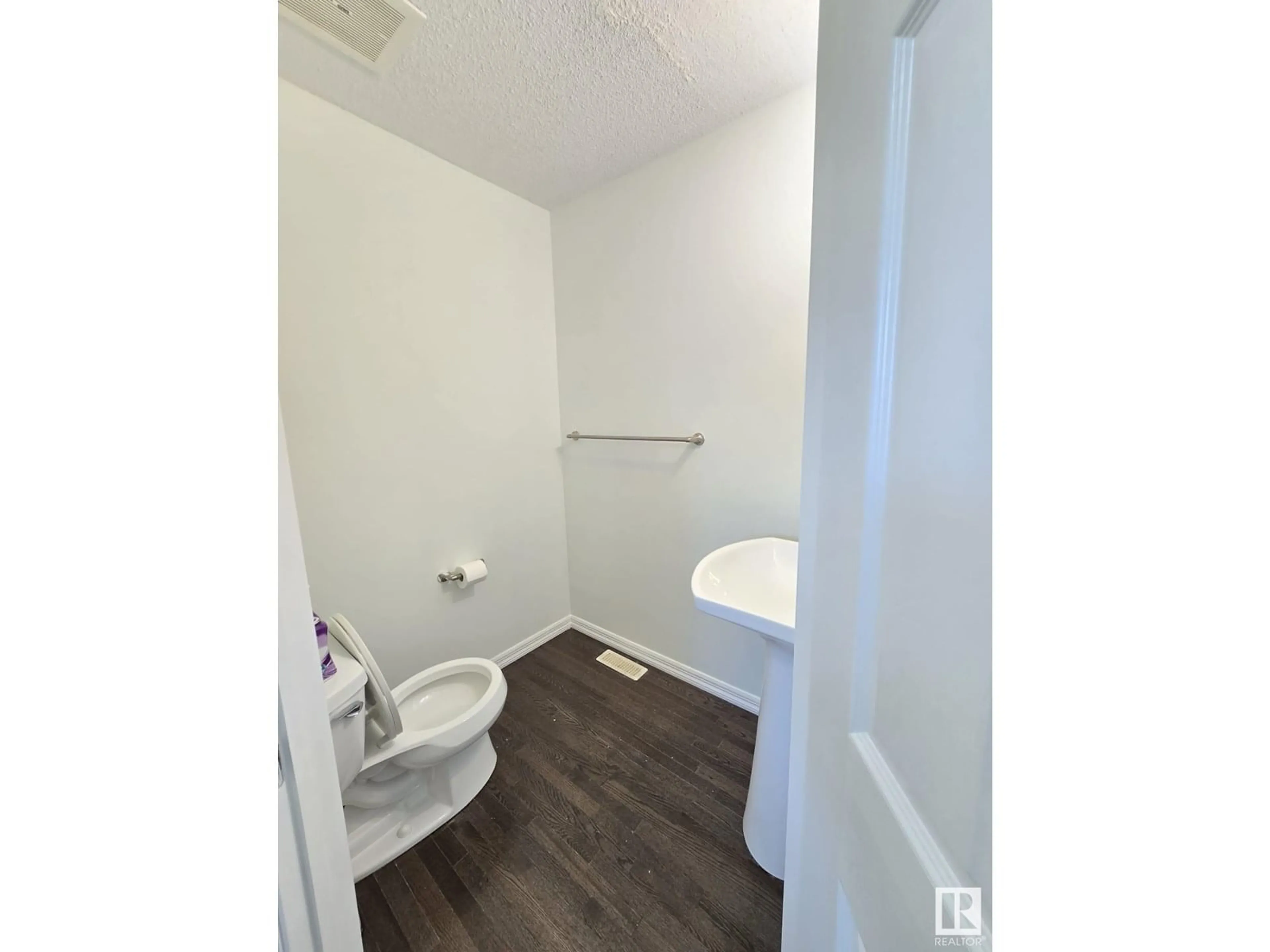 A pic of a room for 2813 18A AV, Edmonton Alberta T6T0N8