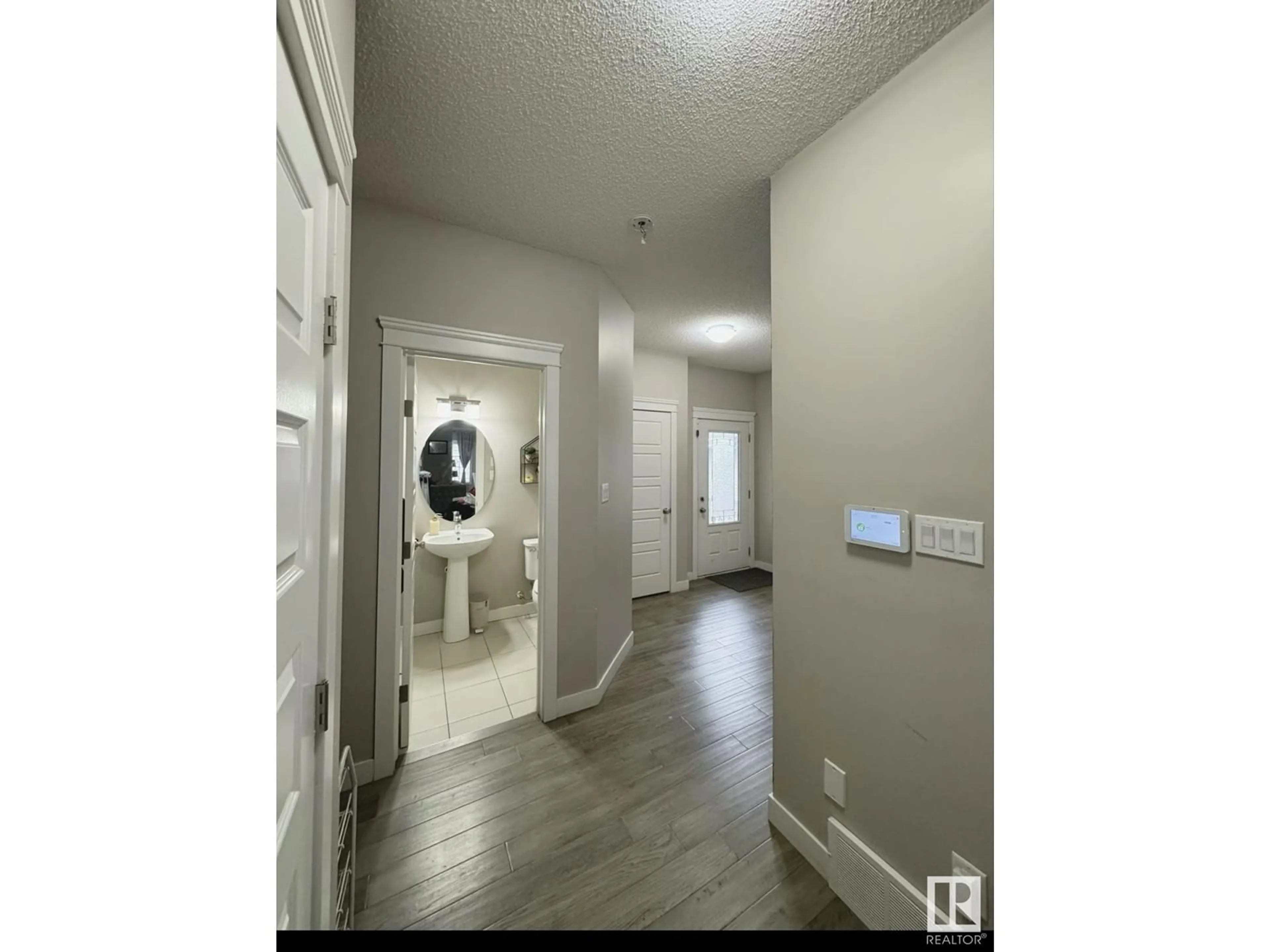 Indoor entryway for 9663 224 ST, Edmonton Alberta T5T7K6