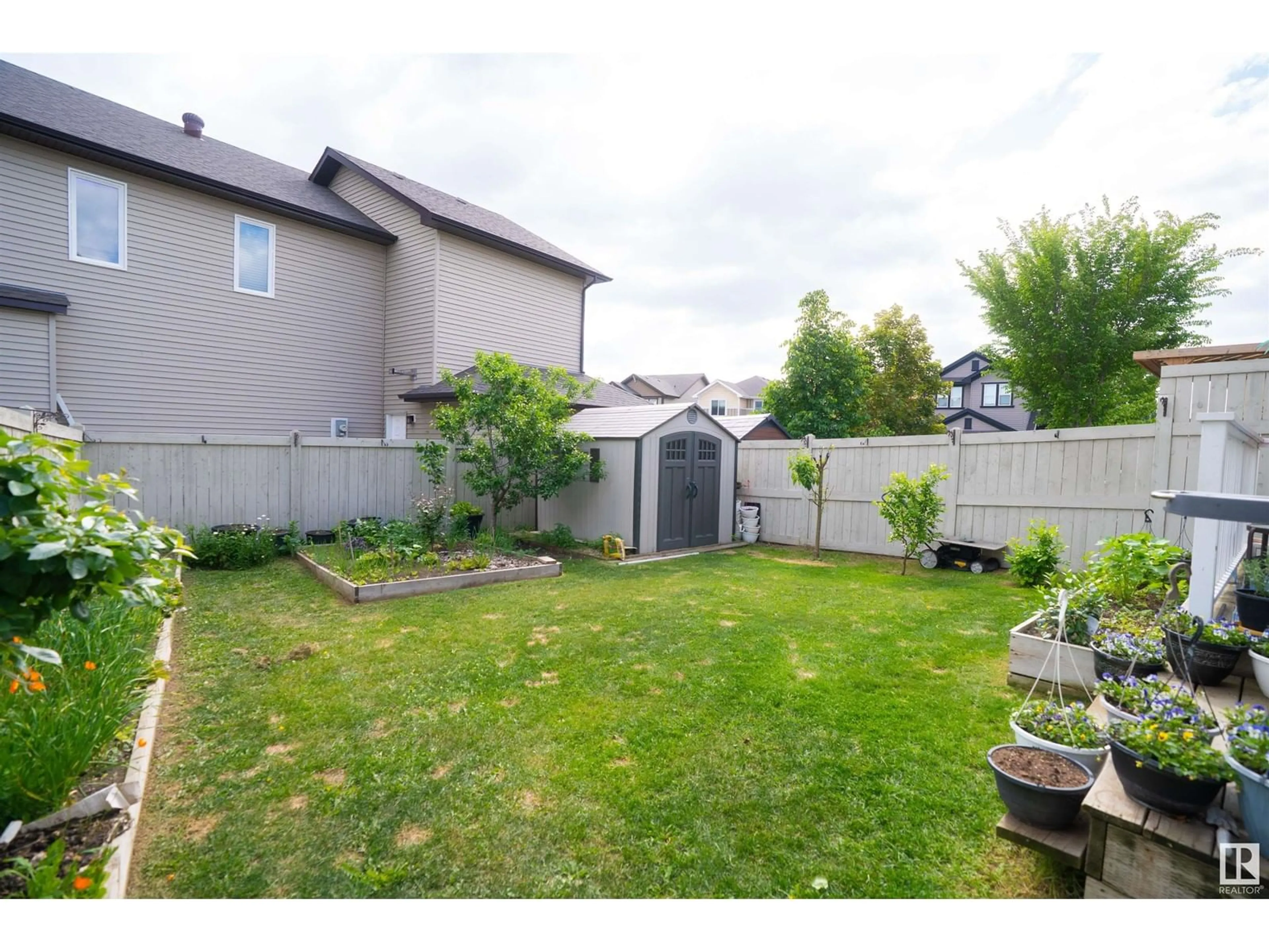 Patio, street for 17107 71 ST, Edmonton Alberta T5T3W7