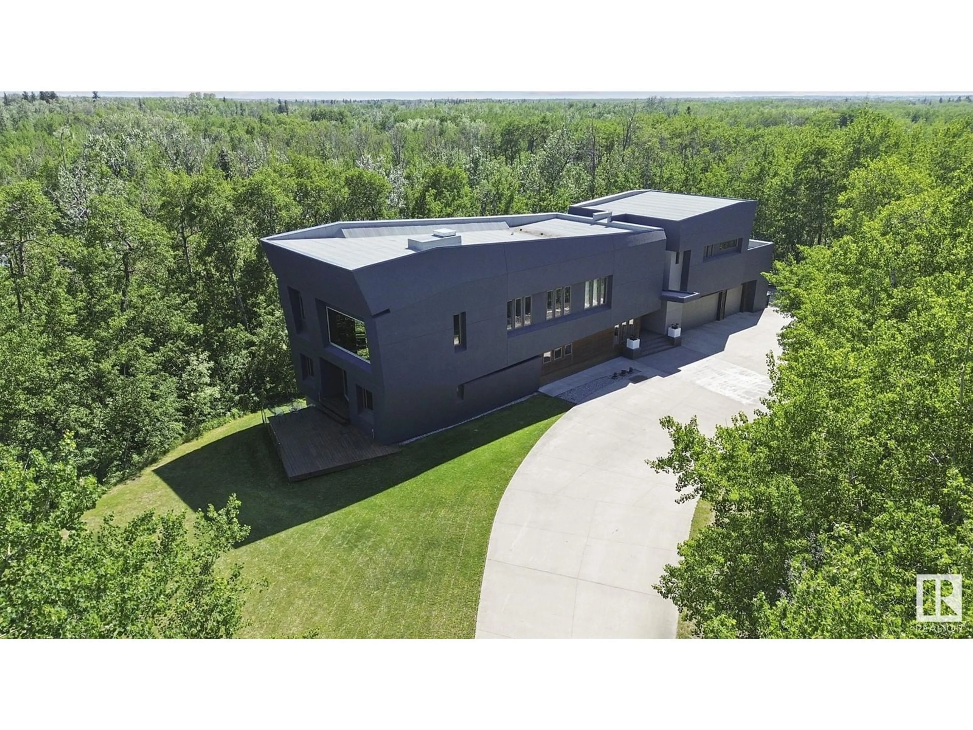 A pic from outside/outdoor area/front of a property/back of a property/a pic from drone, building for 52147 - 144 RGE ROAD 231, Rural Strathcona County Alberta T8B1A4