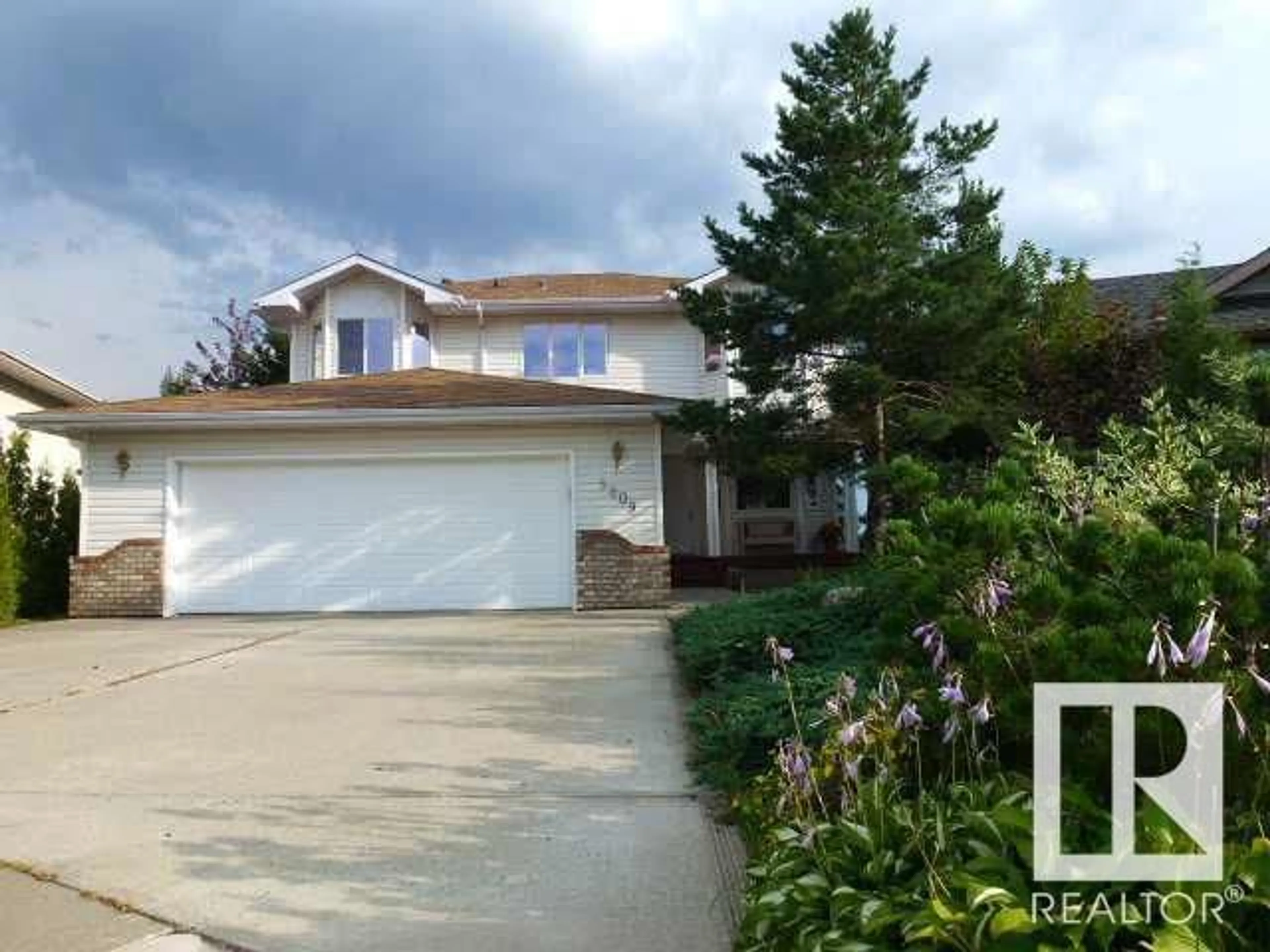 A pic from outside/outdoor area/front of a property/back of a property/a pic from drone, street for NW - 5809 158 AV, Edmonton Alberta T5Y2R4