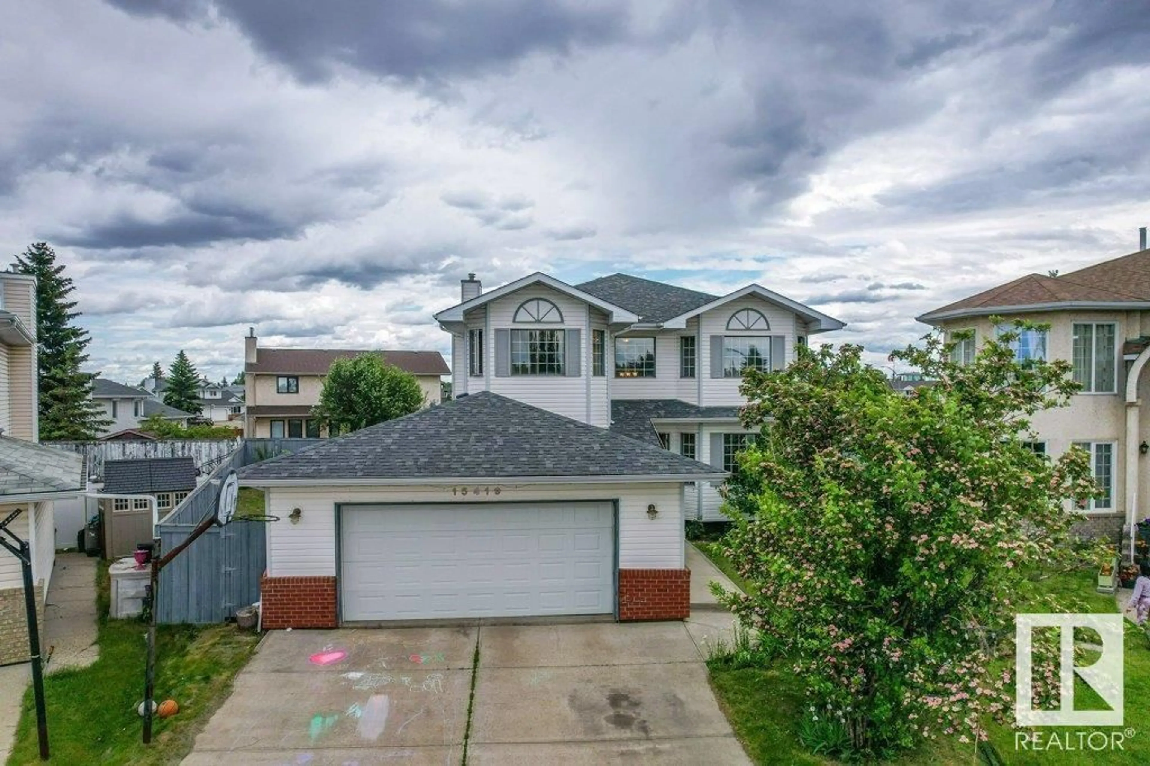 A pic from outside/outdoor area/front of a property/back of a property/a pic from drone, street for NW - 15419 132 ST, Edmonton Alberta T6V1B9