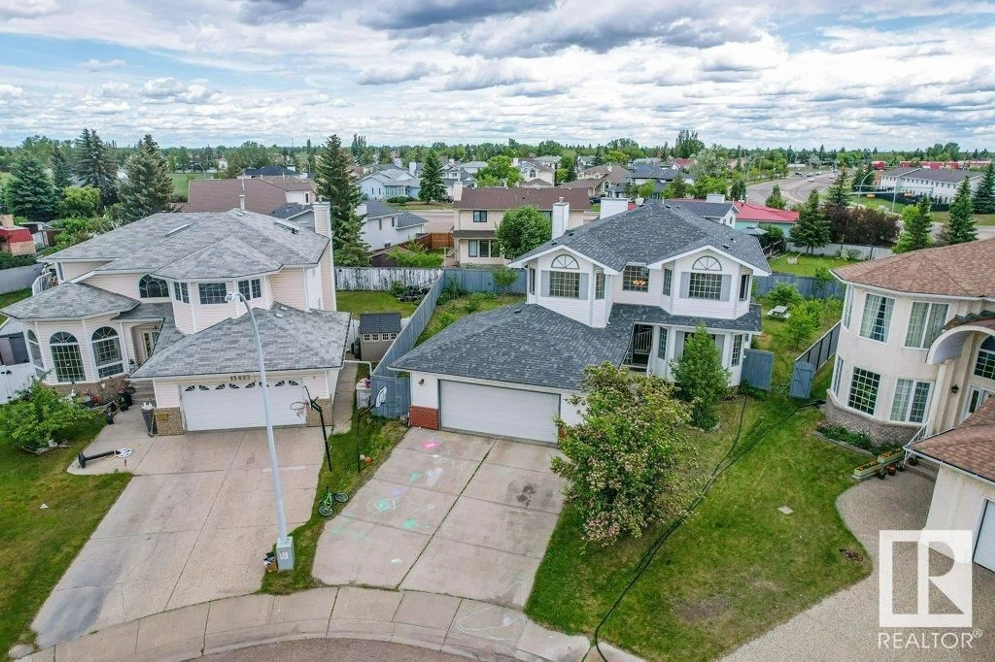 A pic from outside/outdoor area/front of a property/back of a property/a pic from drone, street for NW - 15419 132 ST, Edmonton Alberta T6V1B9