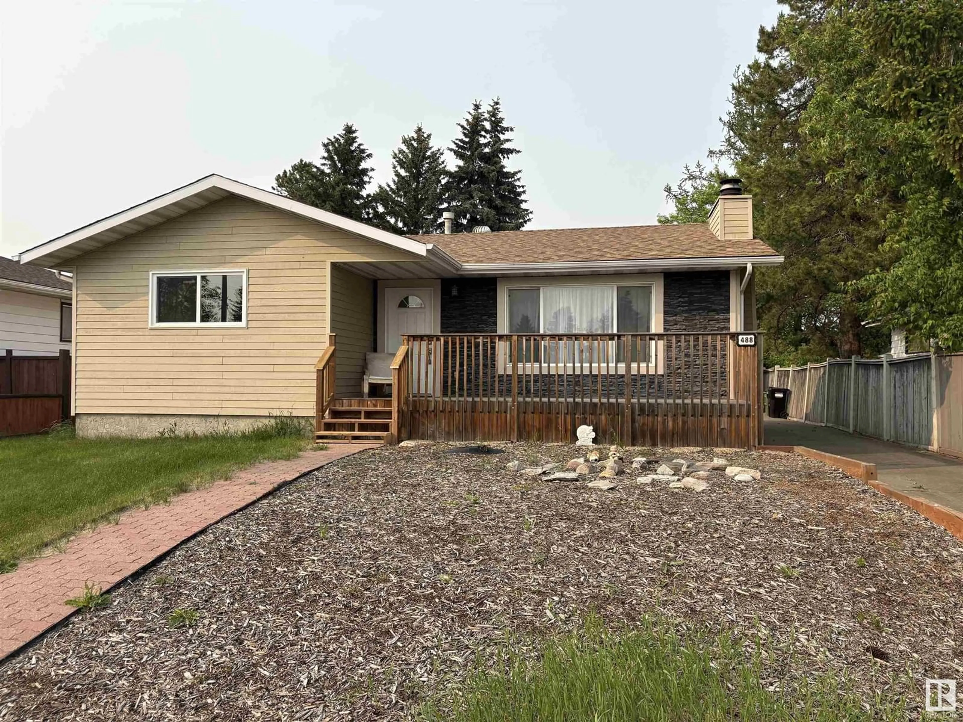 Home with vinyl exterior material, street for 488 KNOTTWOOD WEST RD, Edmonton Alberta T6K1W8