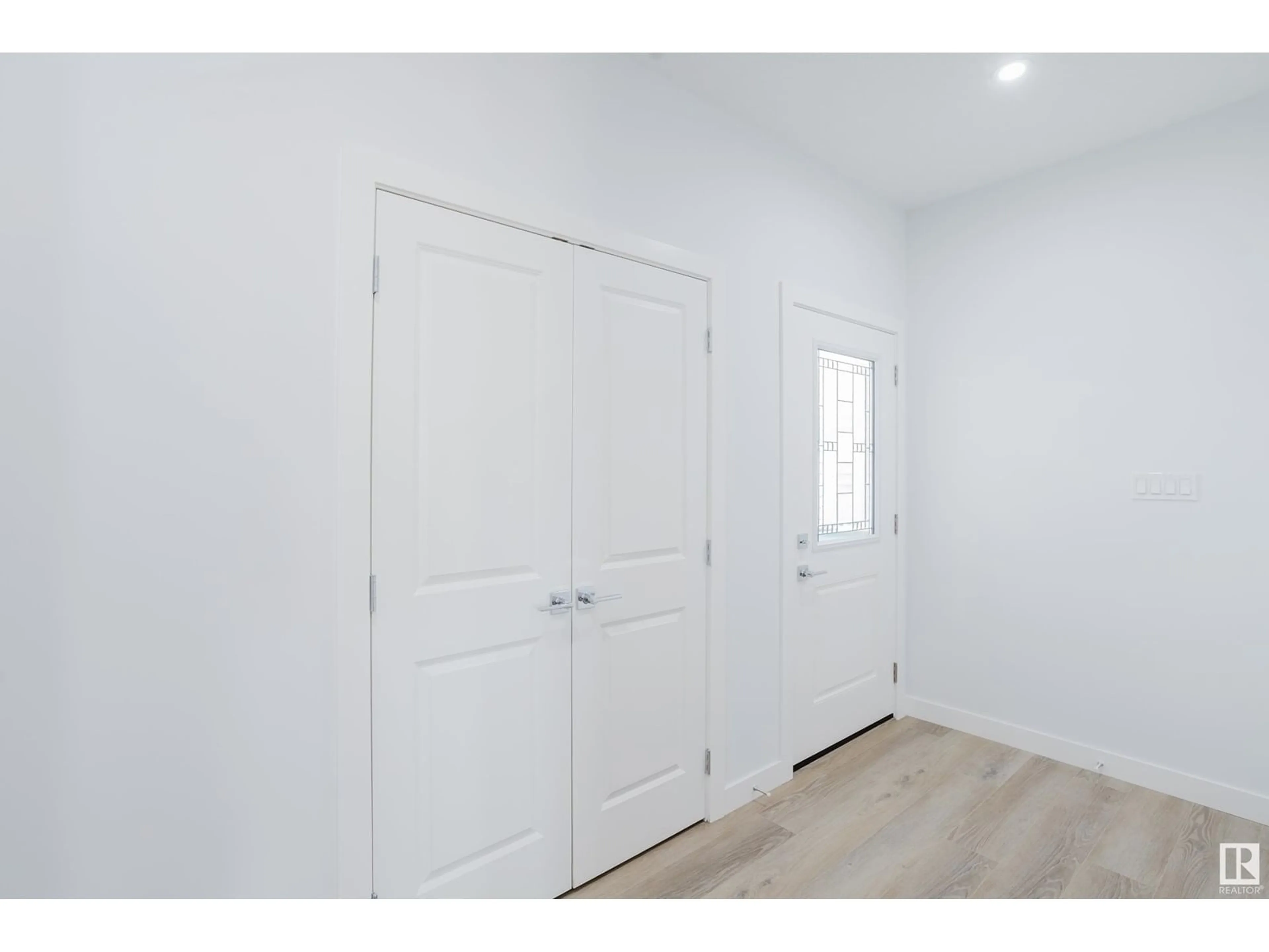 Indoor entryway for NW - 2140 210 ST, Edmonton Alberta T6M3H7