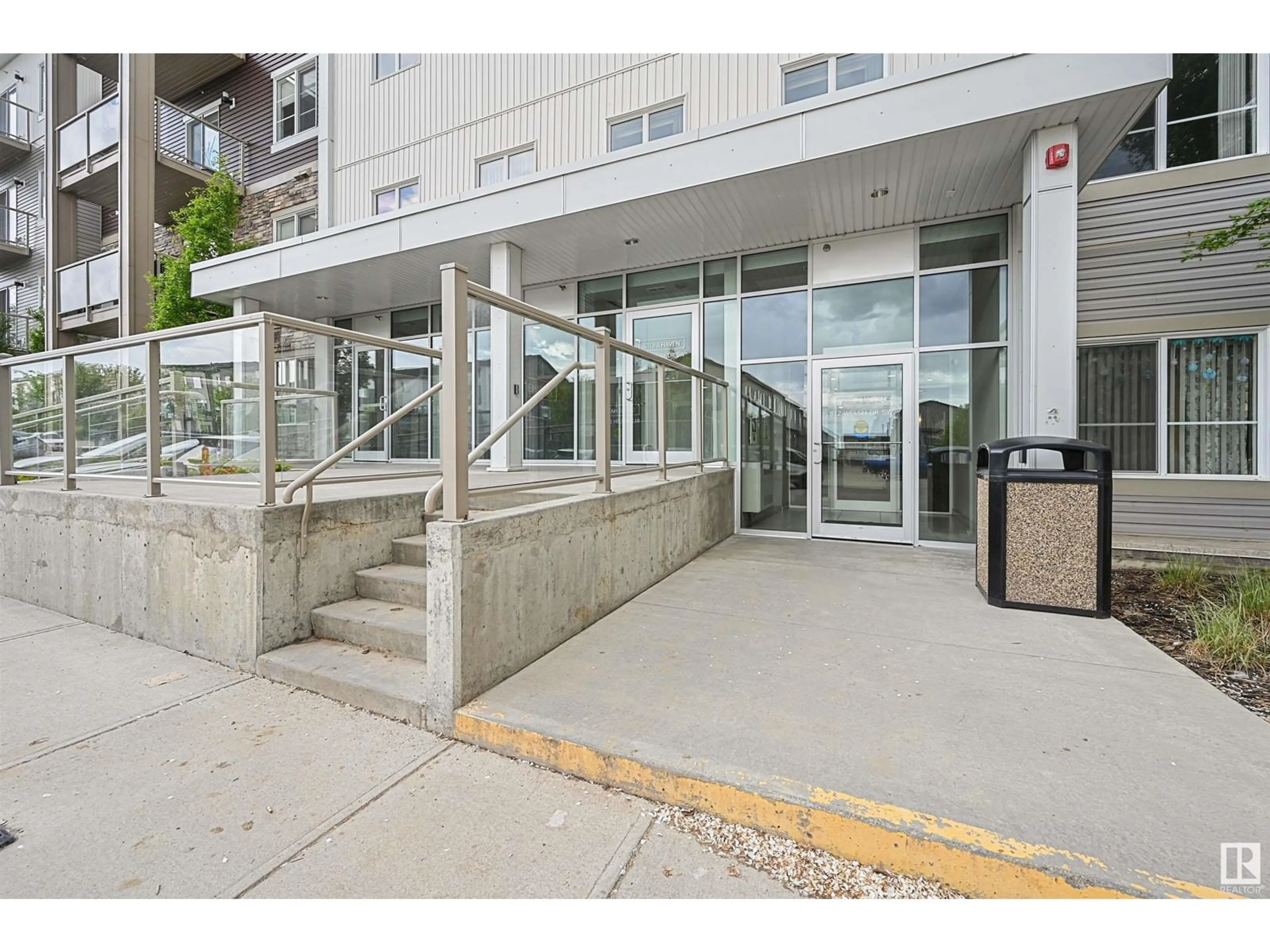 Indoor foyer for #310 - 812 WELSH DR, Edmonton Alberta T6X1Y7