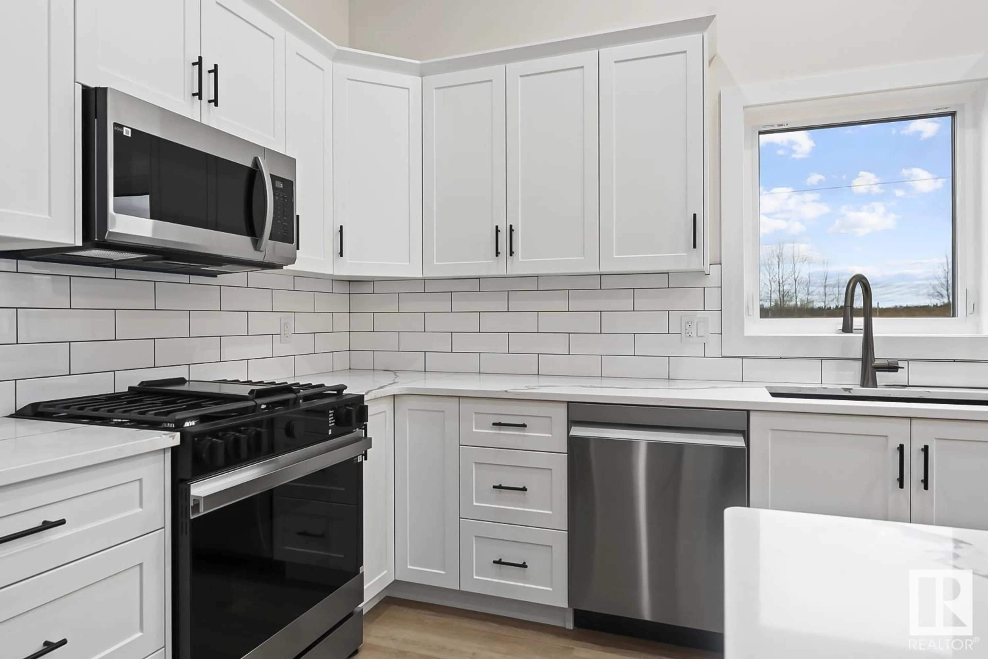 Standard kitchen, ceramic/tile floor for 502 LAKEWOOD CL, Cold Lake Alberta T9M0K7