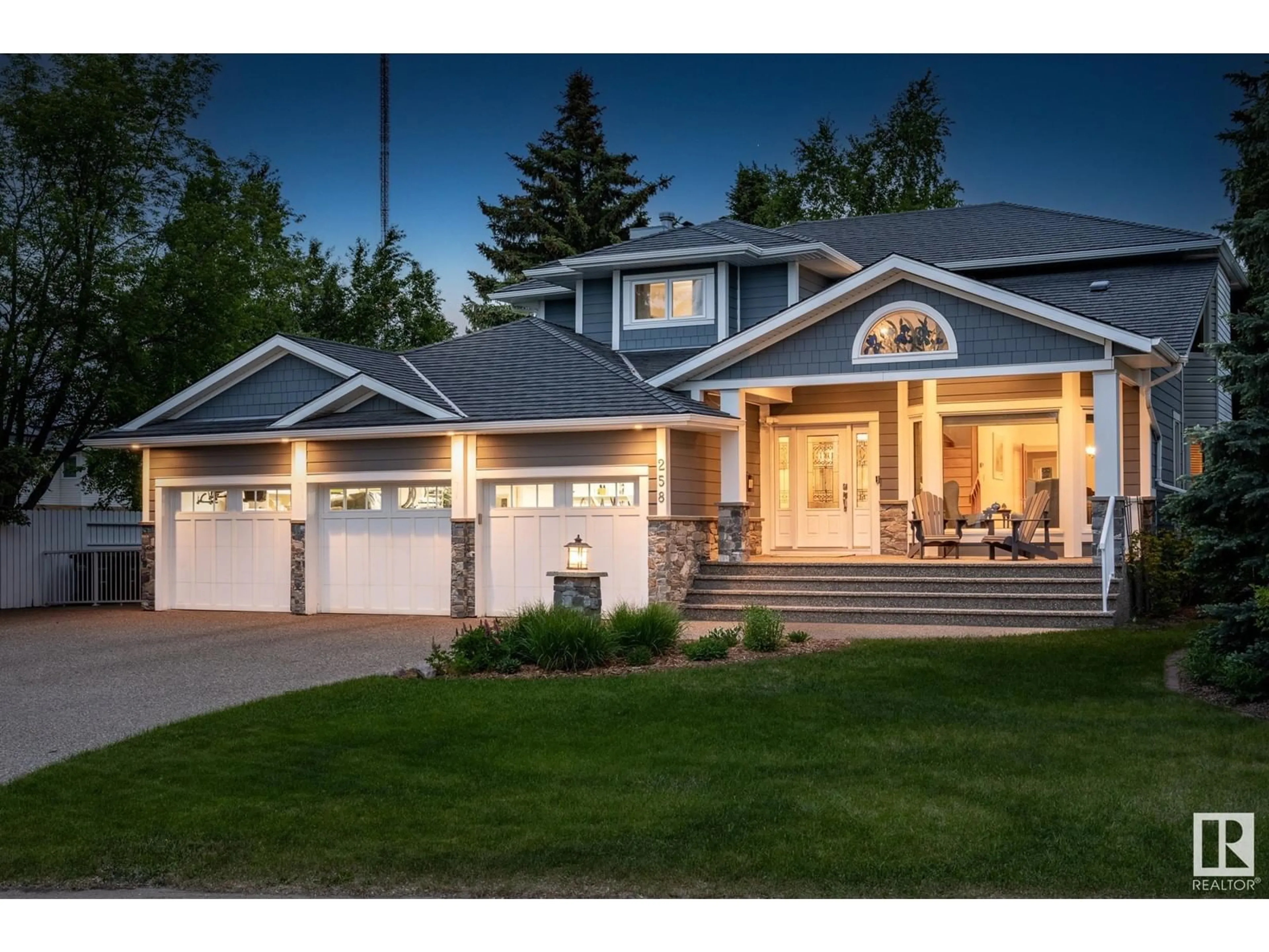 Home with vinyl exterior material, street for 258 ESTATE DR, Sherwood Park Alberta T8B1L6
