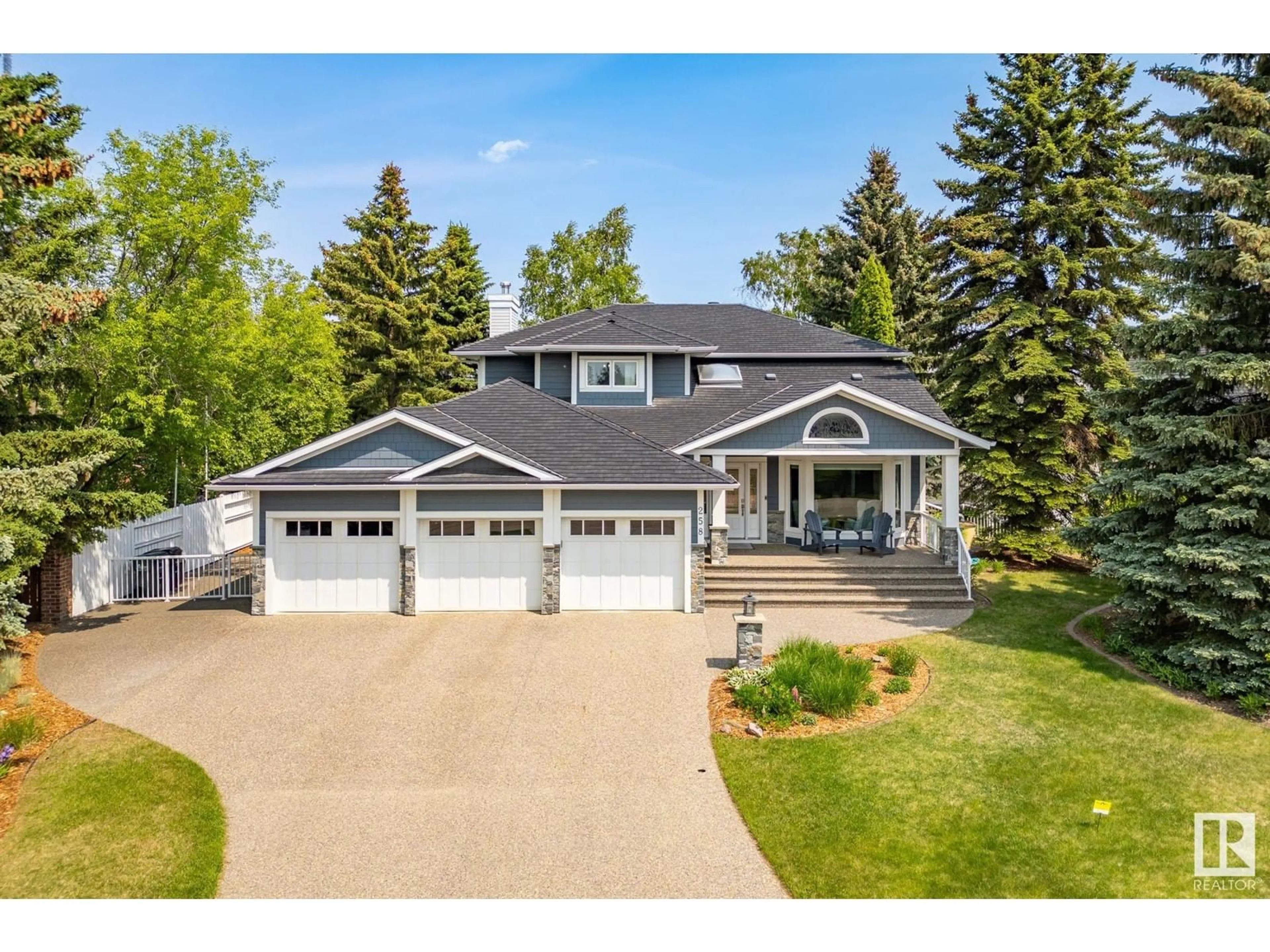 Home with vinyl exterior material, street for 258 ESTATE DR, Sherwood Park Alberta T8B1L6