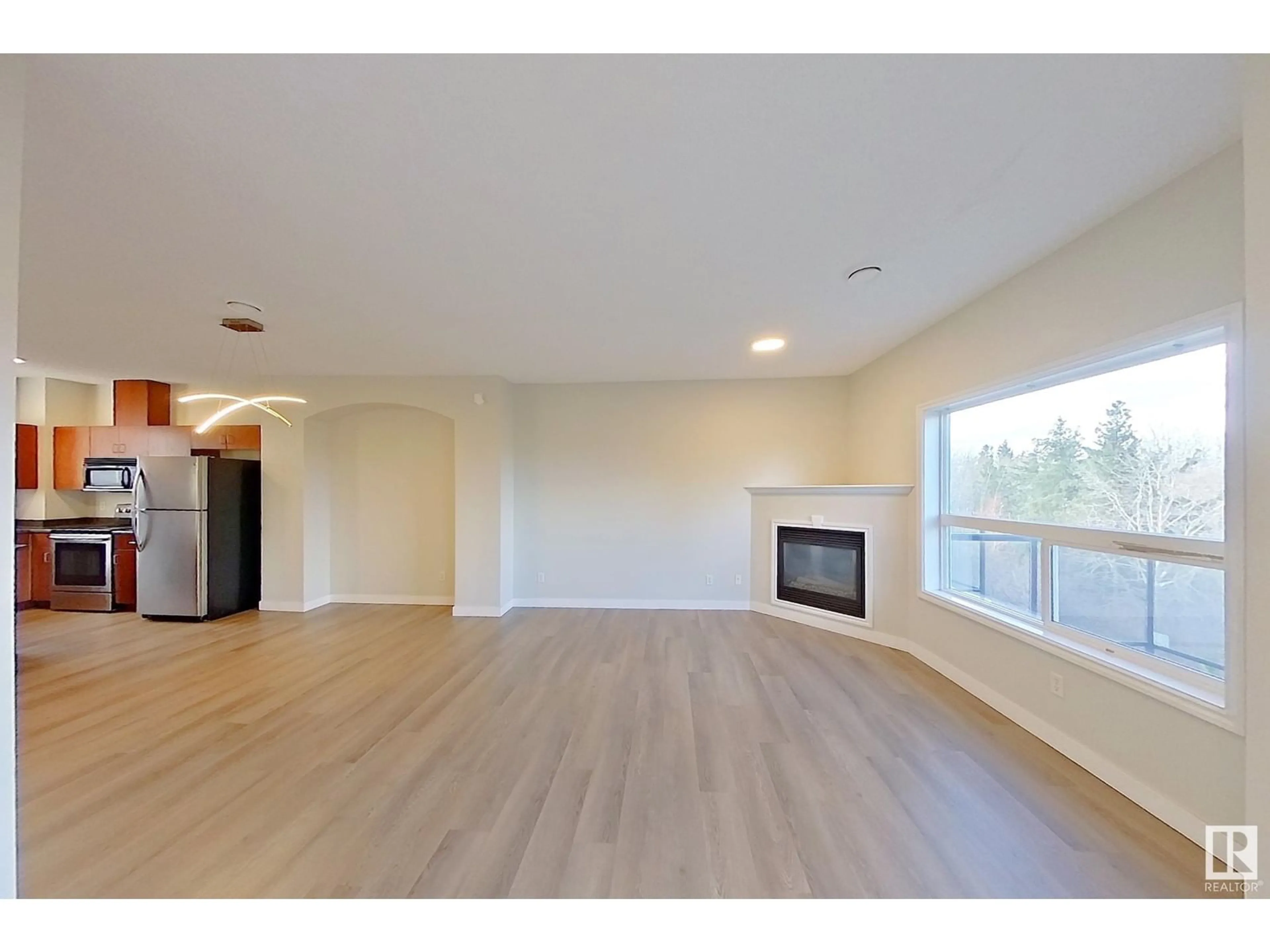 A pic of a room for 93 - 3010 33 AV, Edmonton Alberta T6T0C3
