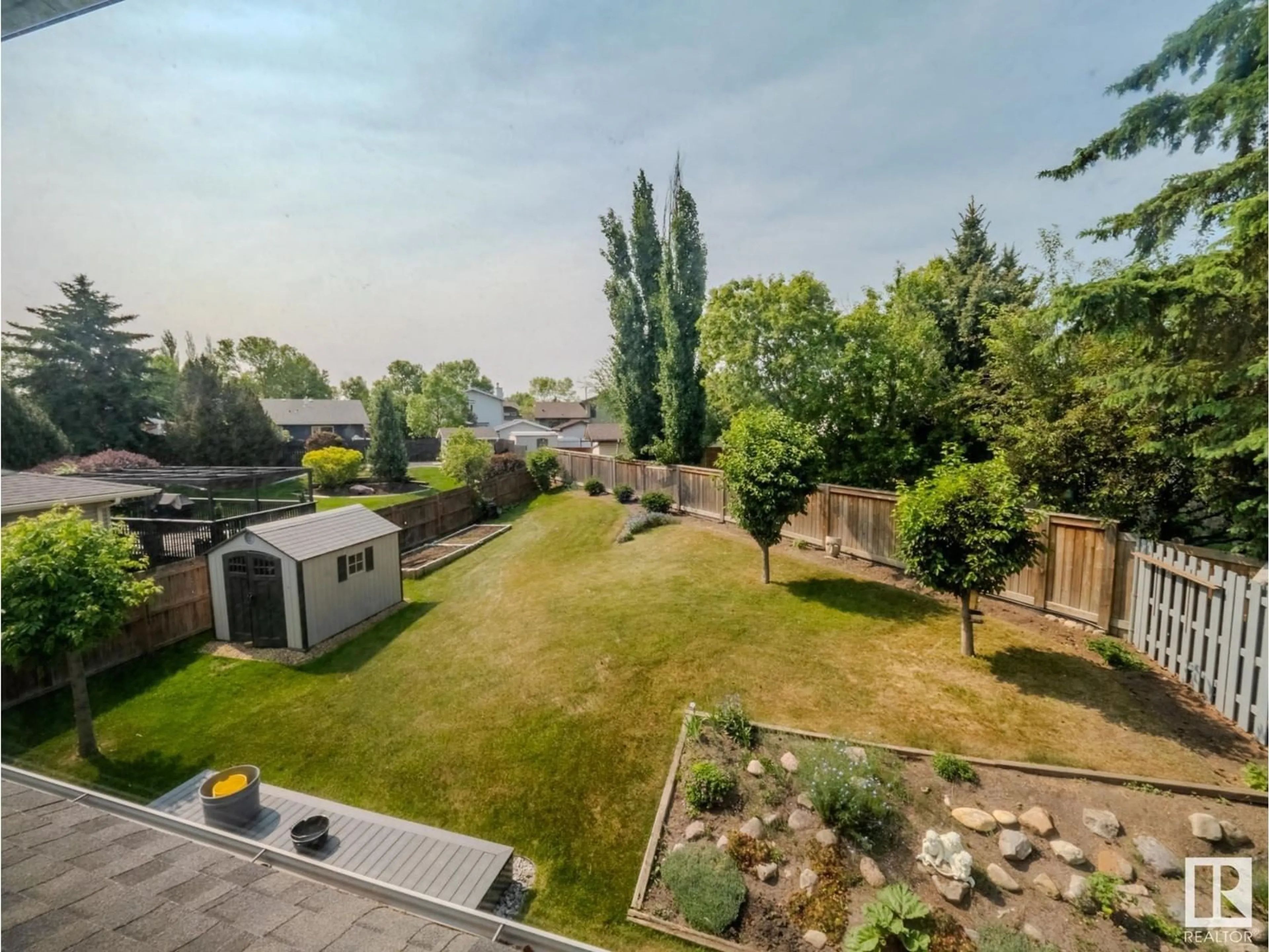 A pic from outside/outdoor area/front of a property/back of a property/a pic from drone, unknown for 7 COACHMAN PL, Sherwood Park Alberta T8H1C1