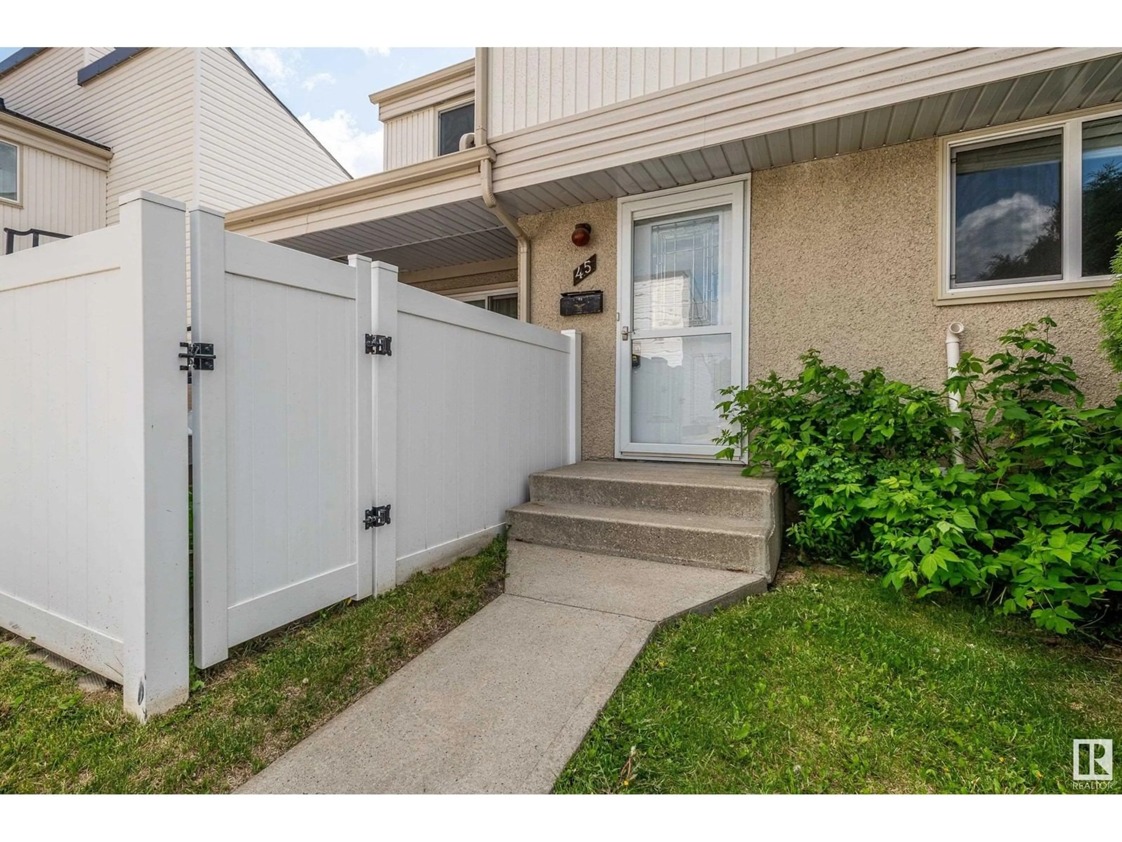 Unknown for 45 WOODVALE VG, Edmonton Alberta T6L1W4