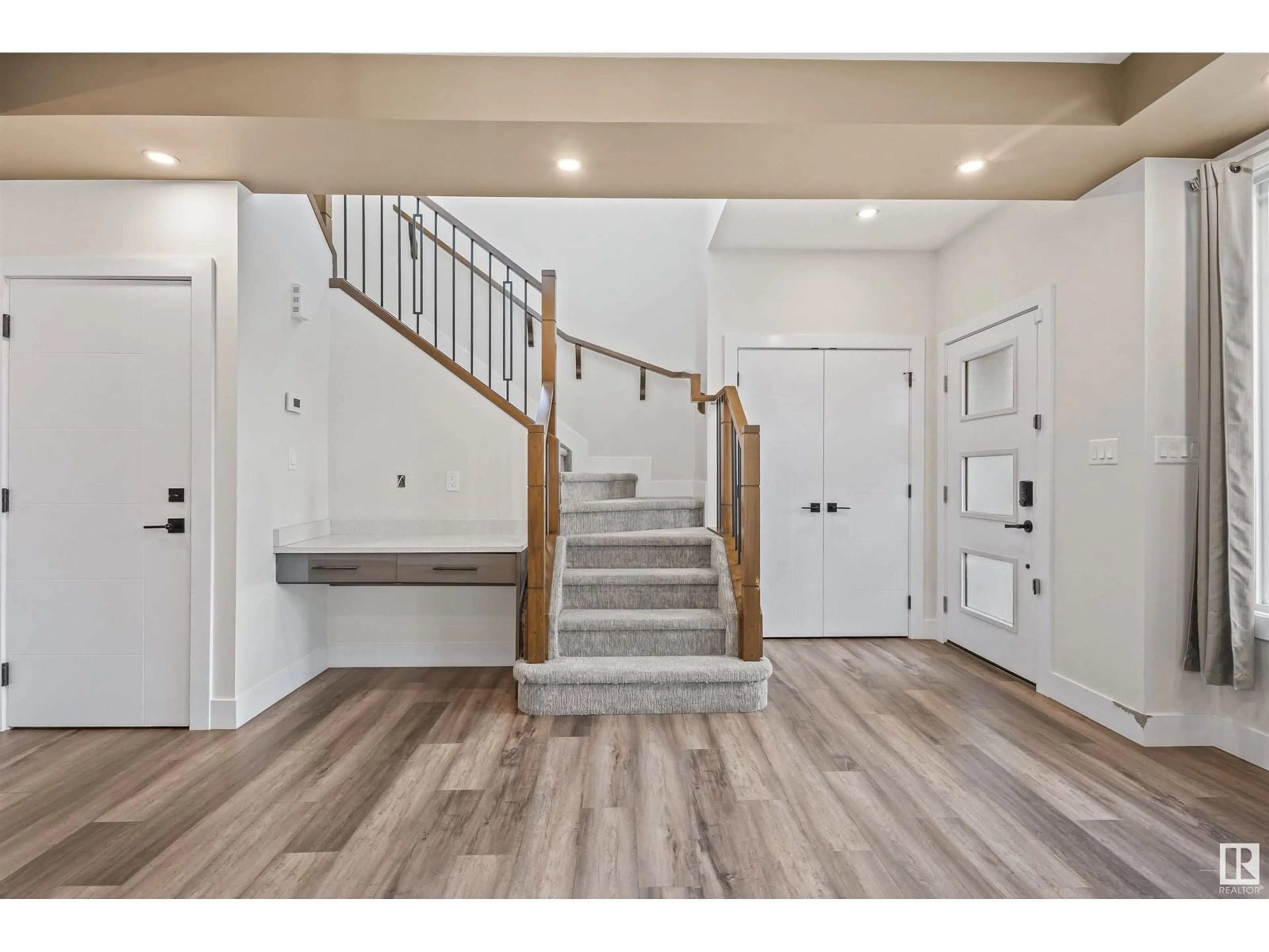 Indoor entryway for NW - 12045 65 ST, Edmonton Alberta T5W4L6