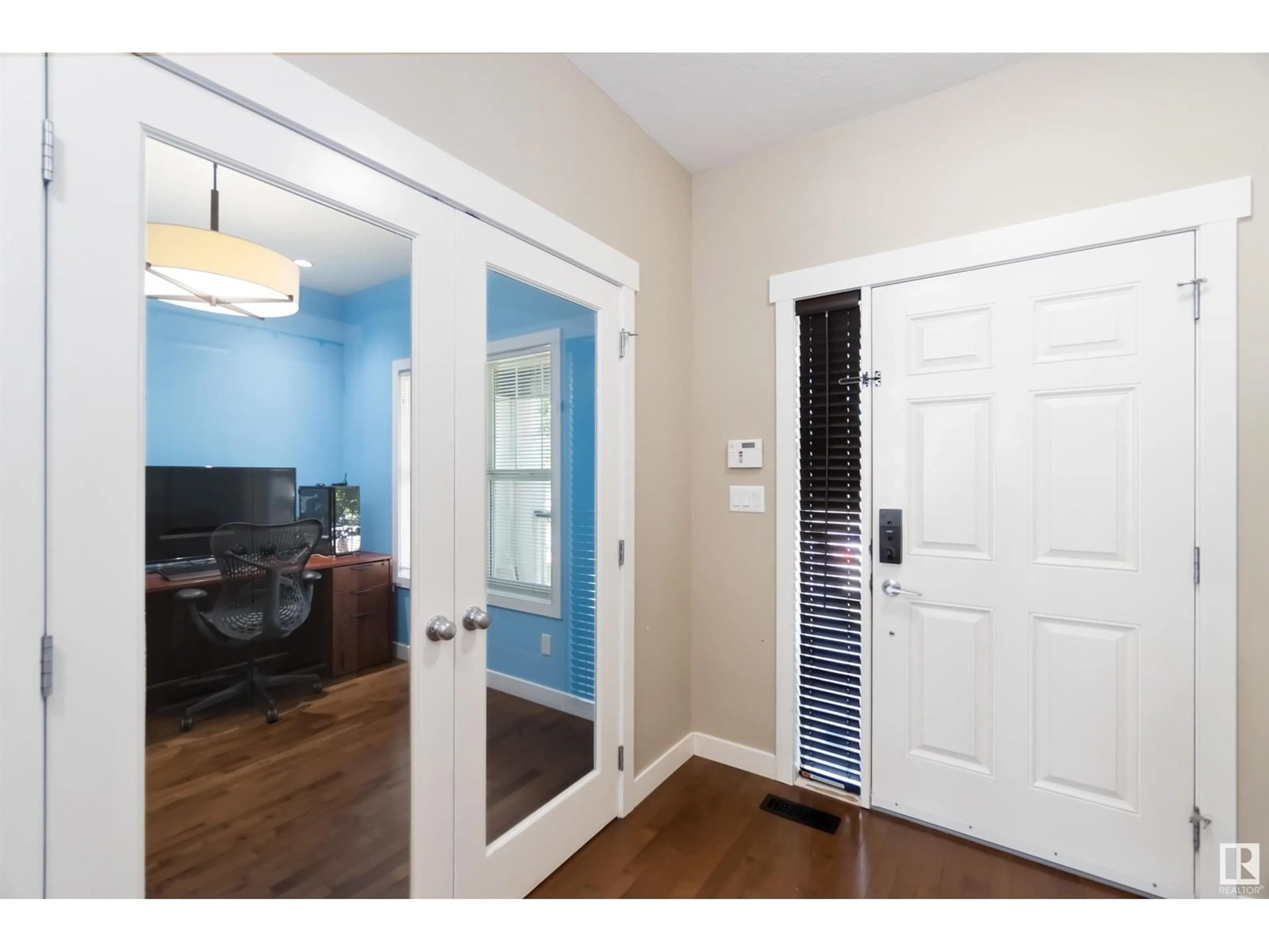 Indoor entryway for 295 MCCONACHIE DR, Edmonton Alberta T5Y0M9