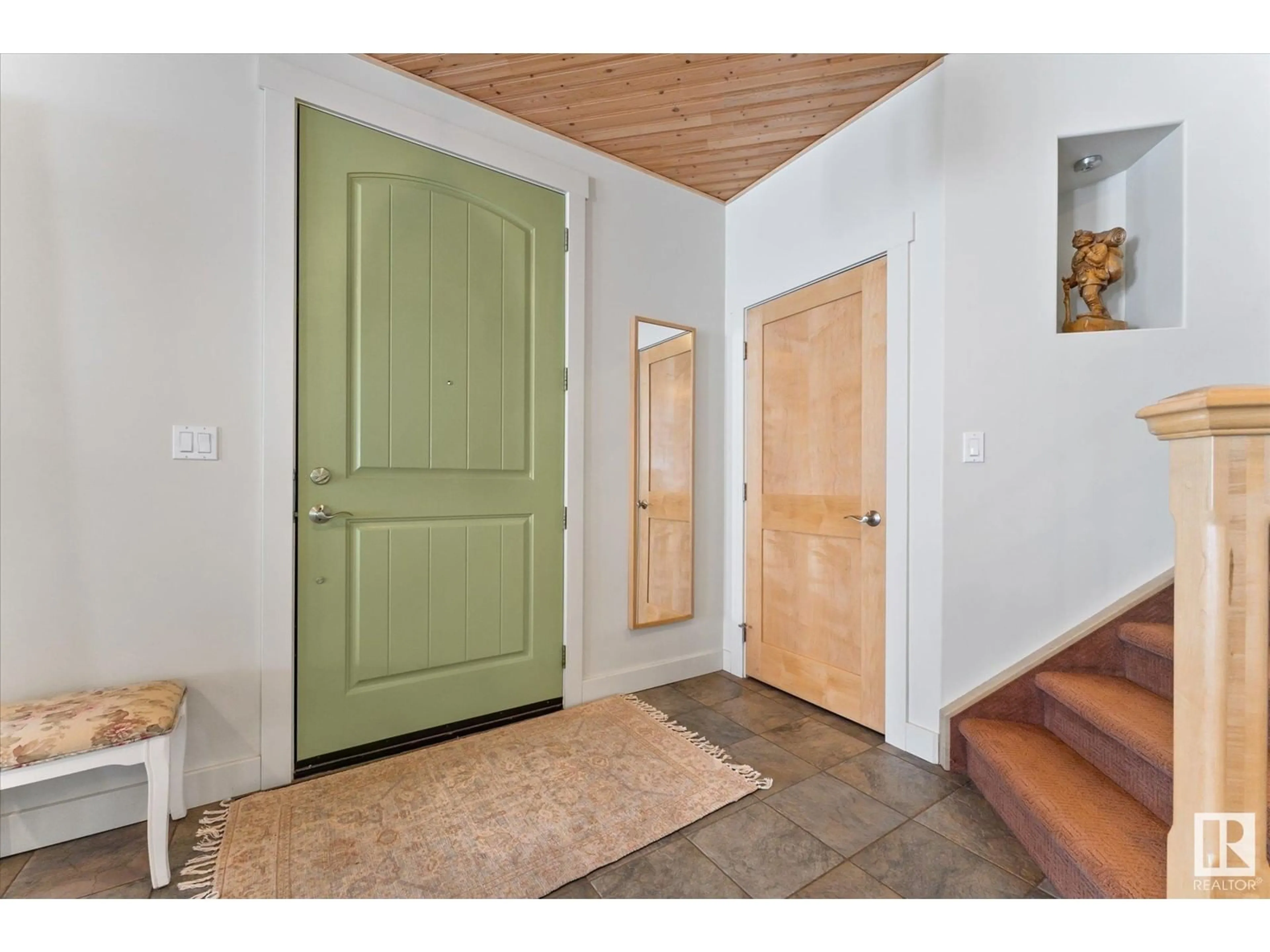 Indoor entryway for 21031 TWP RD 530, Rural Strathcona County Alberta T8G2C7