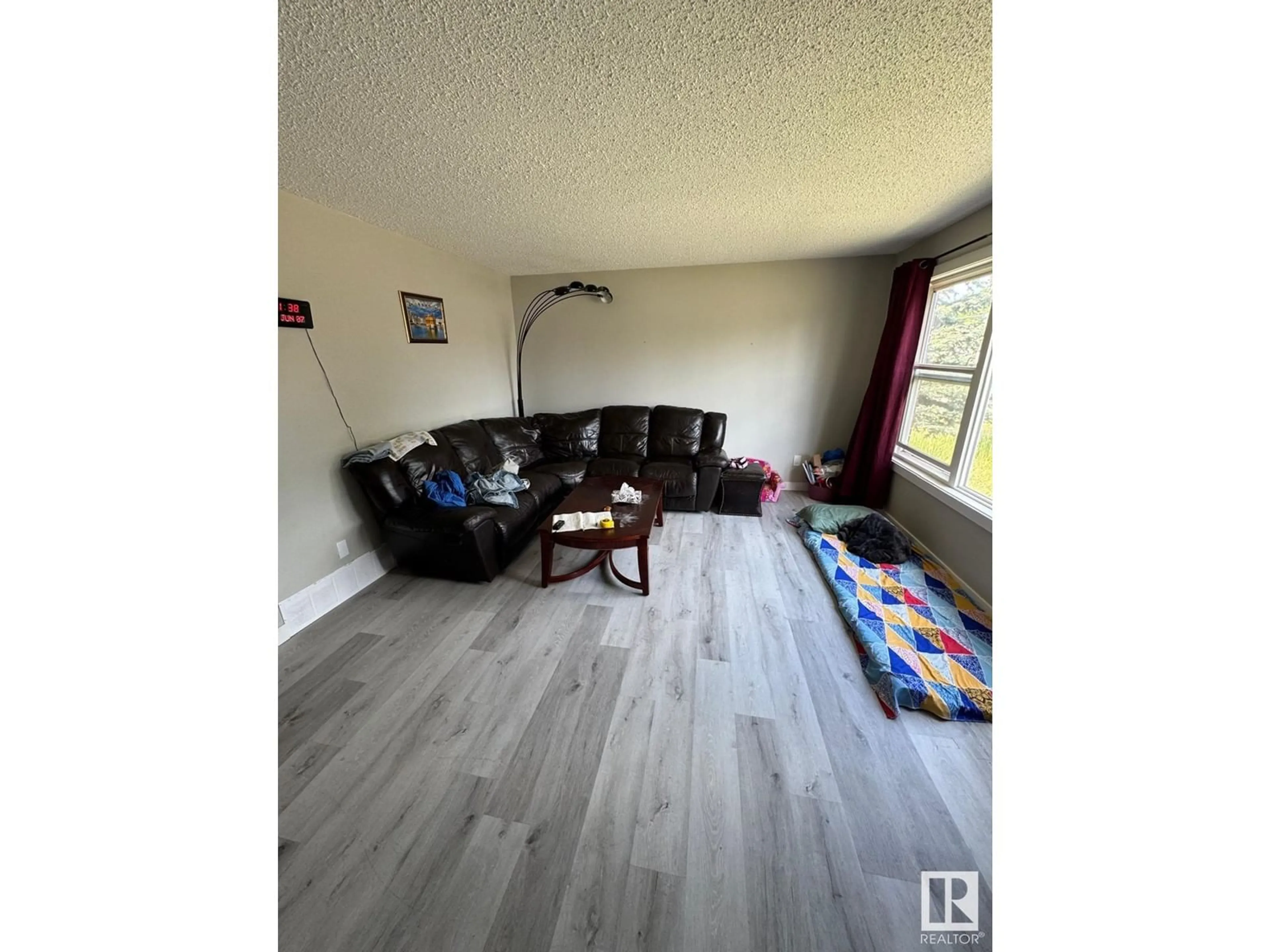 A pic of a room for 1504 62 ST, Edmonton Alberta T6L1S8
