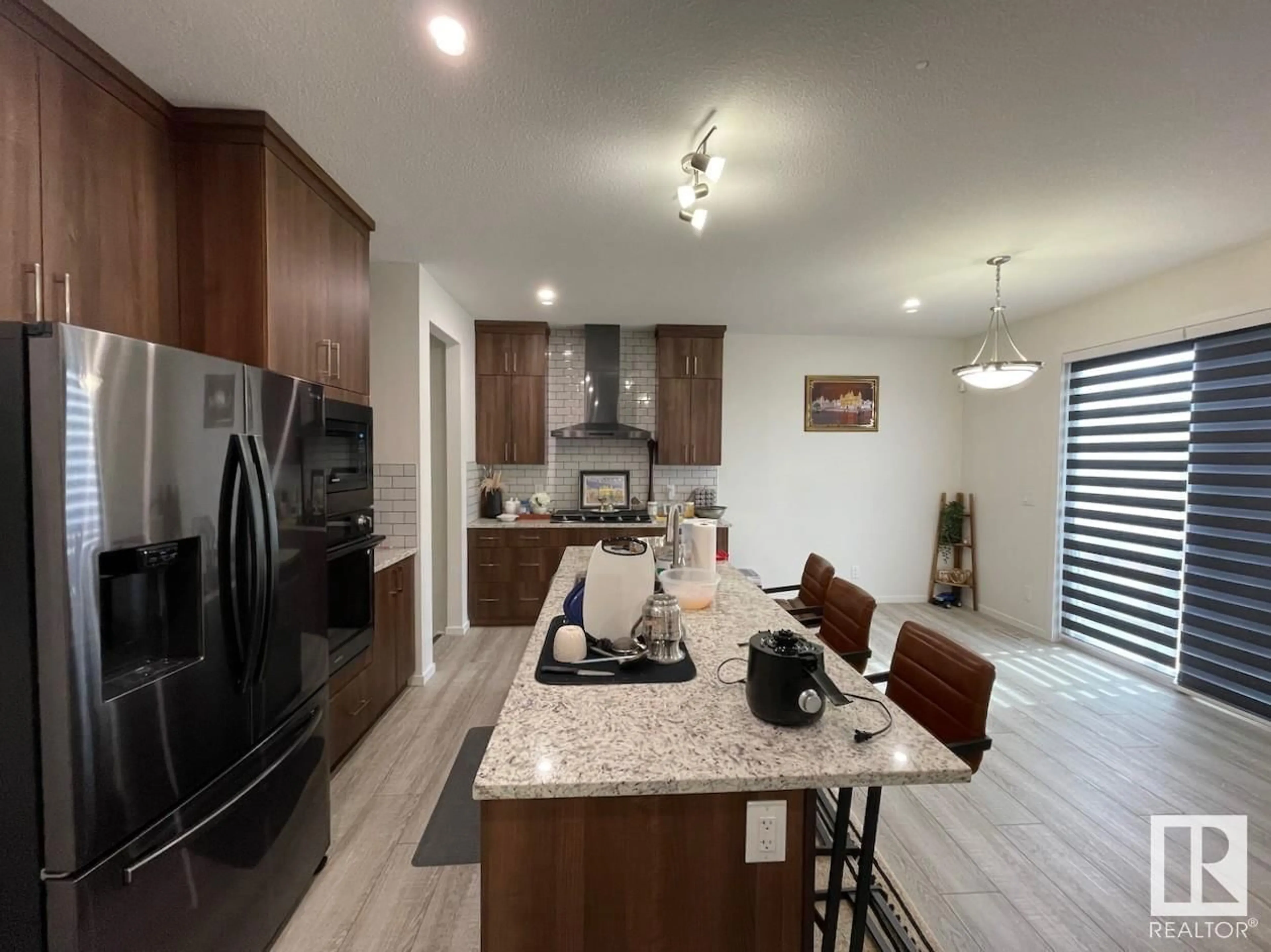 Open concept kitchen, unknown for 947 STILLWATER BV, Edmonton Alberta T6M1M7