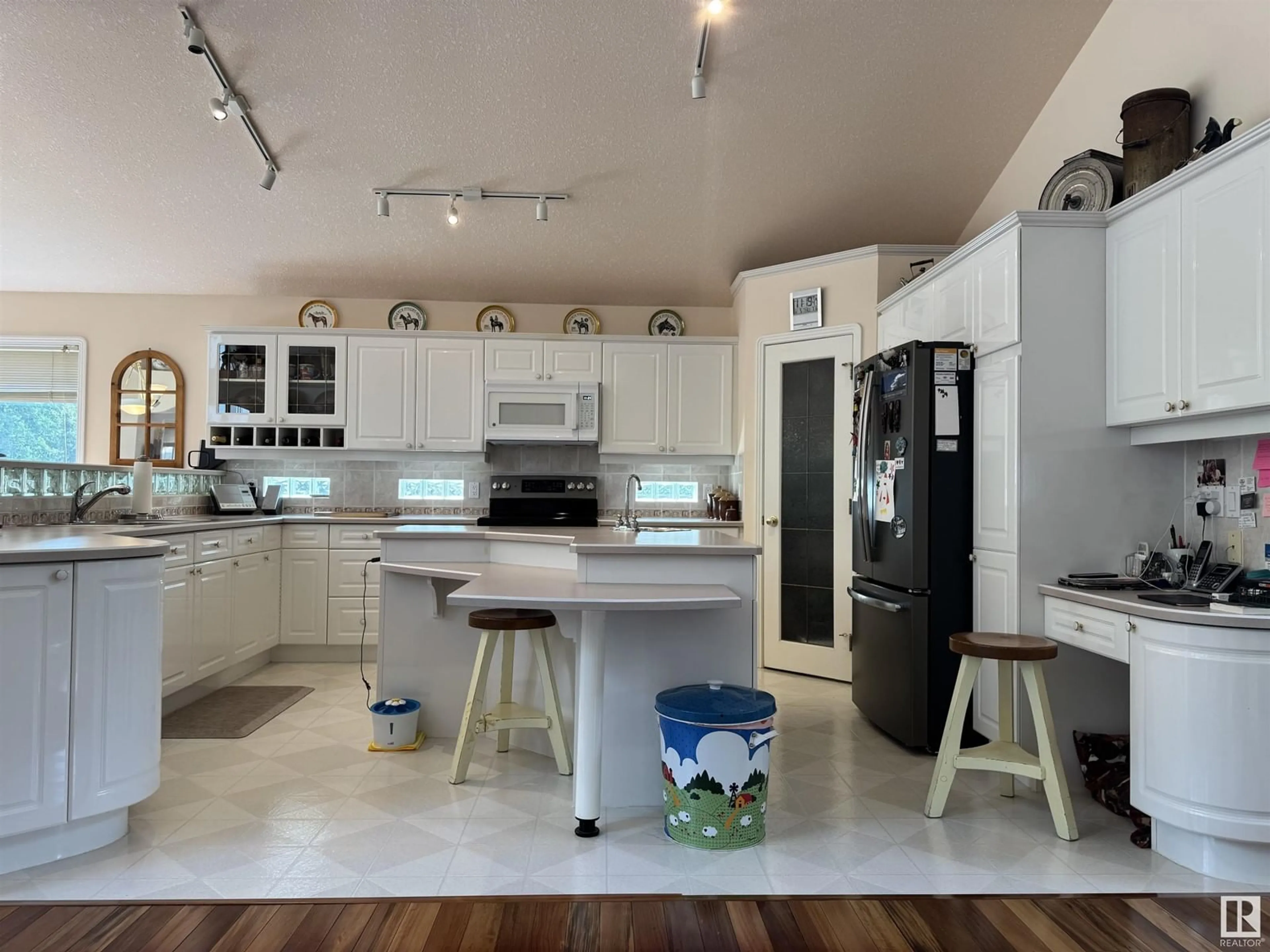 Open concept kitchen, ceramic/tile floor for 21366 TWP ROAD 530, Rural Strathcona County Alberta T8G2G1
