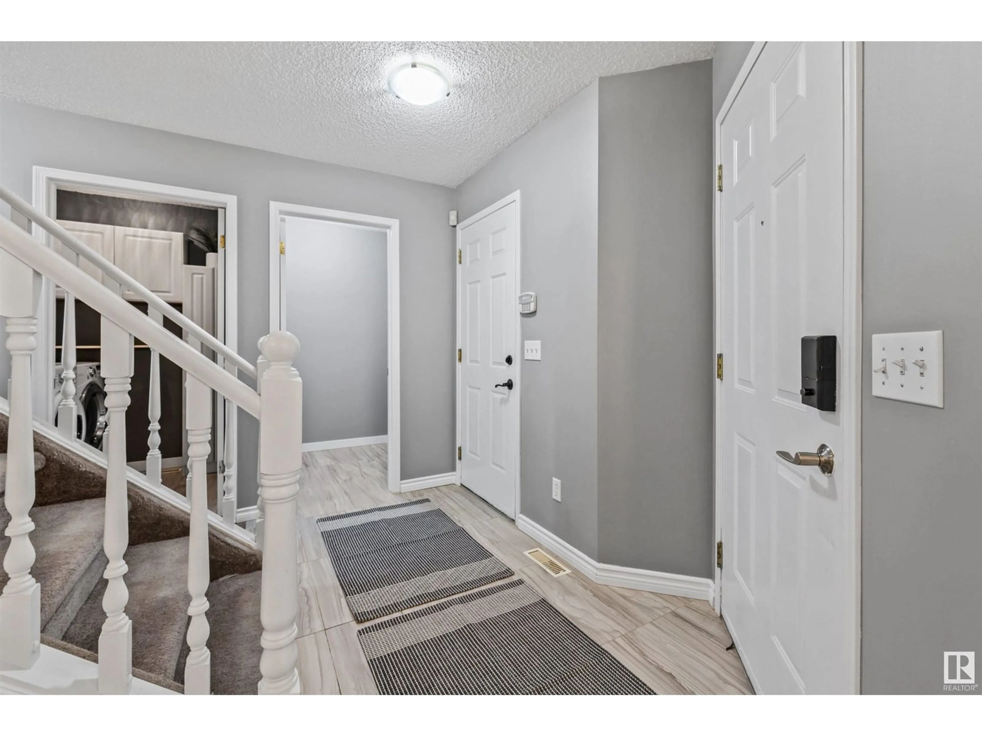 Indoor entryway for 3 - 30 POIRIER AV, St. Albert Alberta T8N6M6