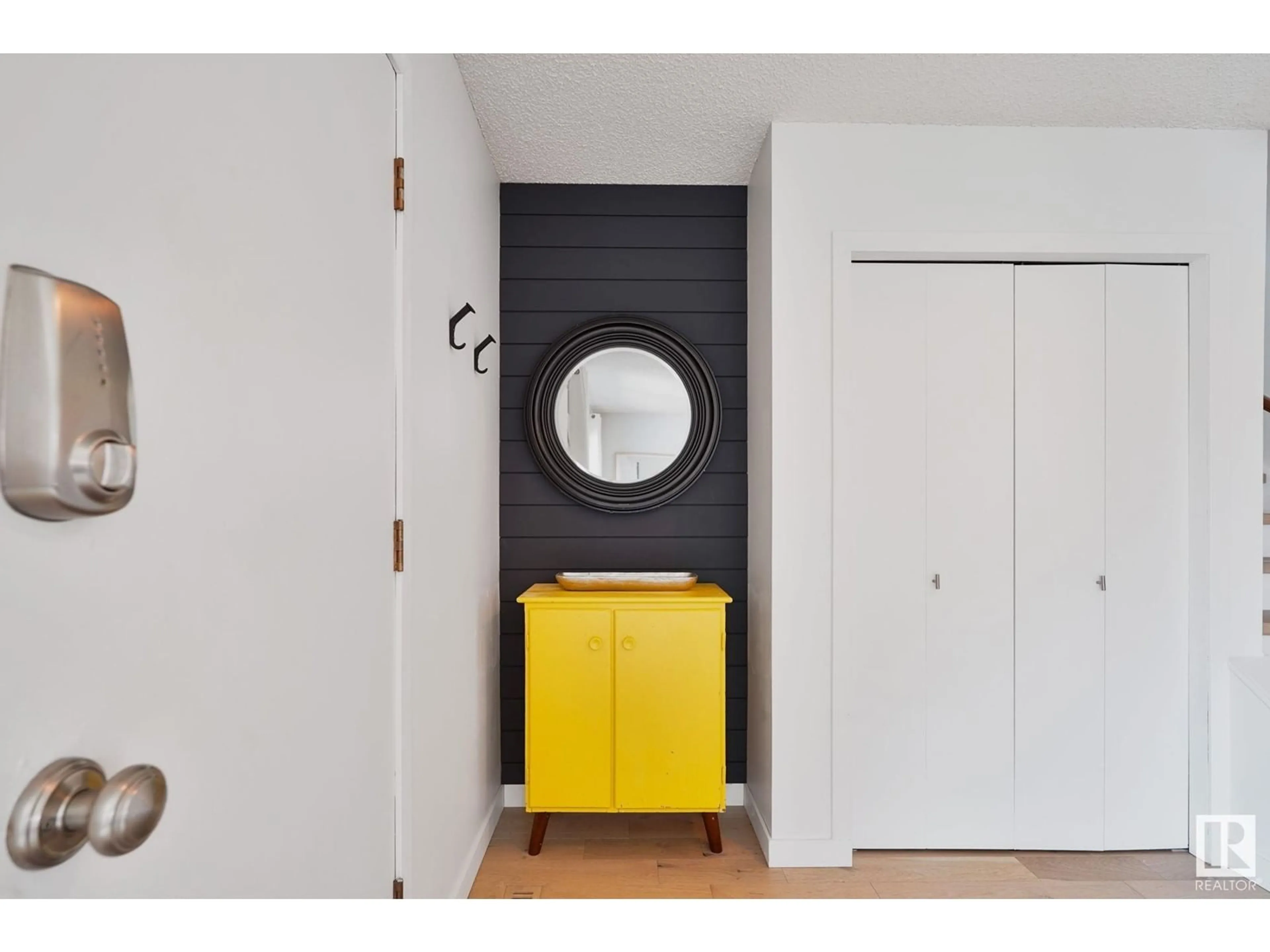 Indoor entryway for 2023 104B ST NW, Edmonton Alberta T6E5E7