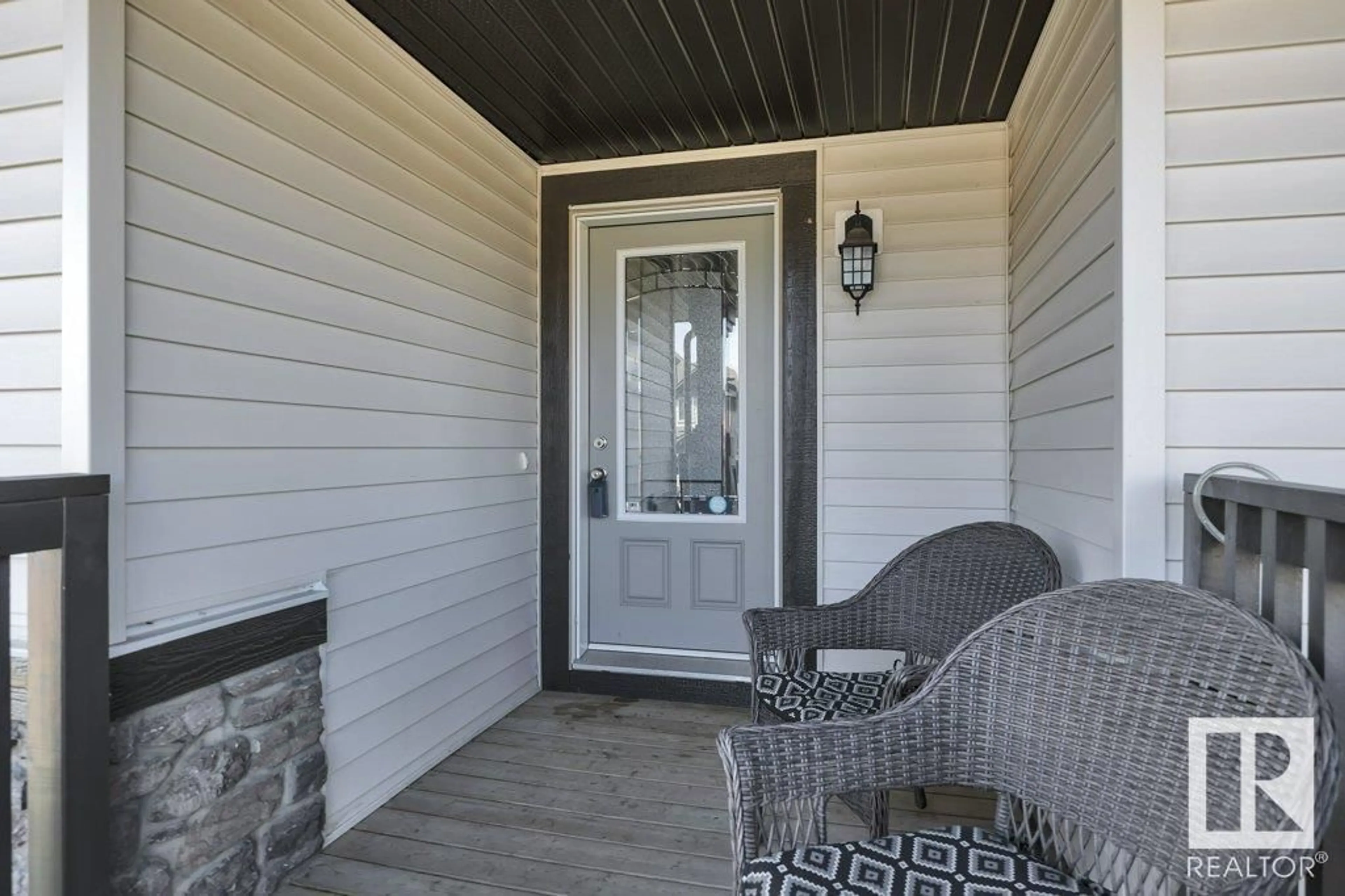 Indoor entryway for 925 MORRIS WY, Leduc Alberta T9E1G1