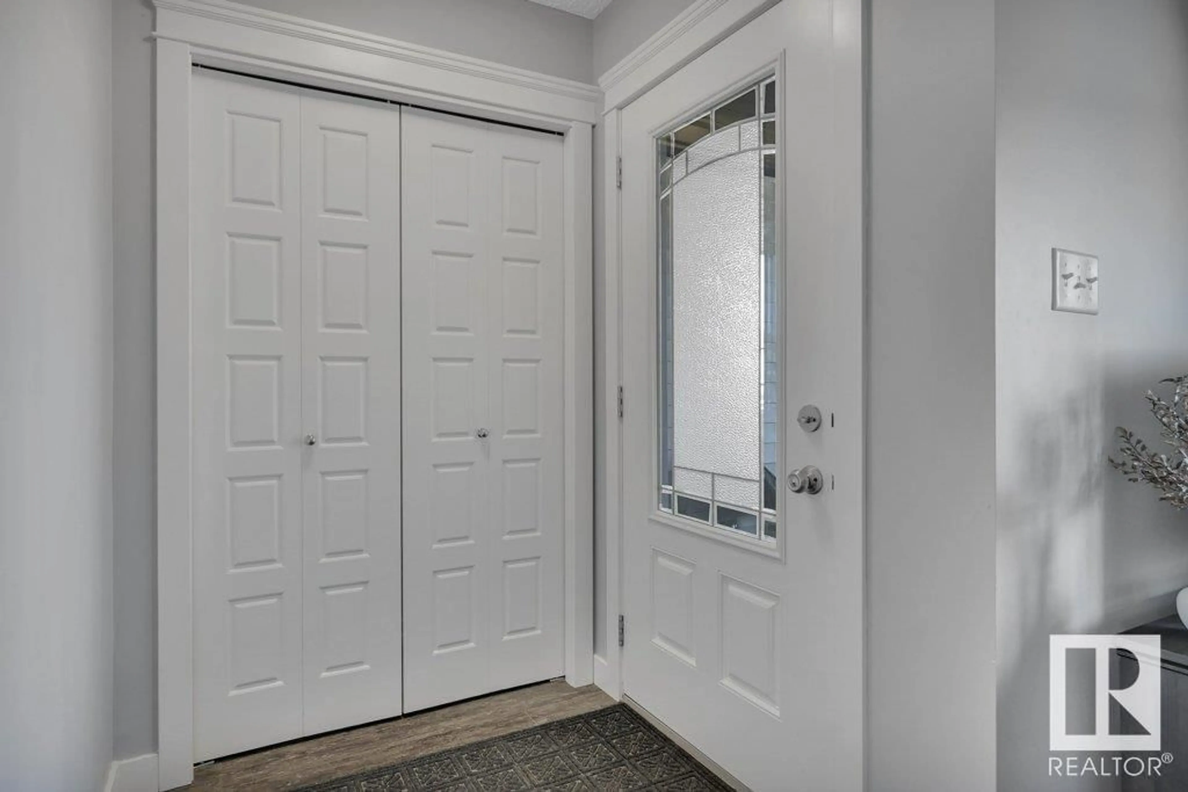 Indoor entryway for 925 MORRIS WY, Leduc Alberta T9E1G1