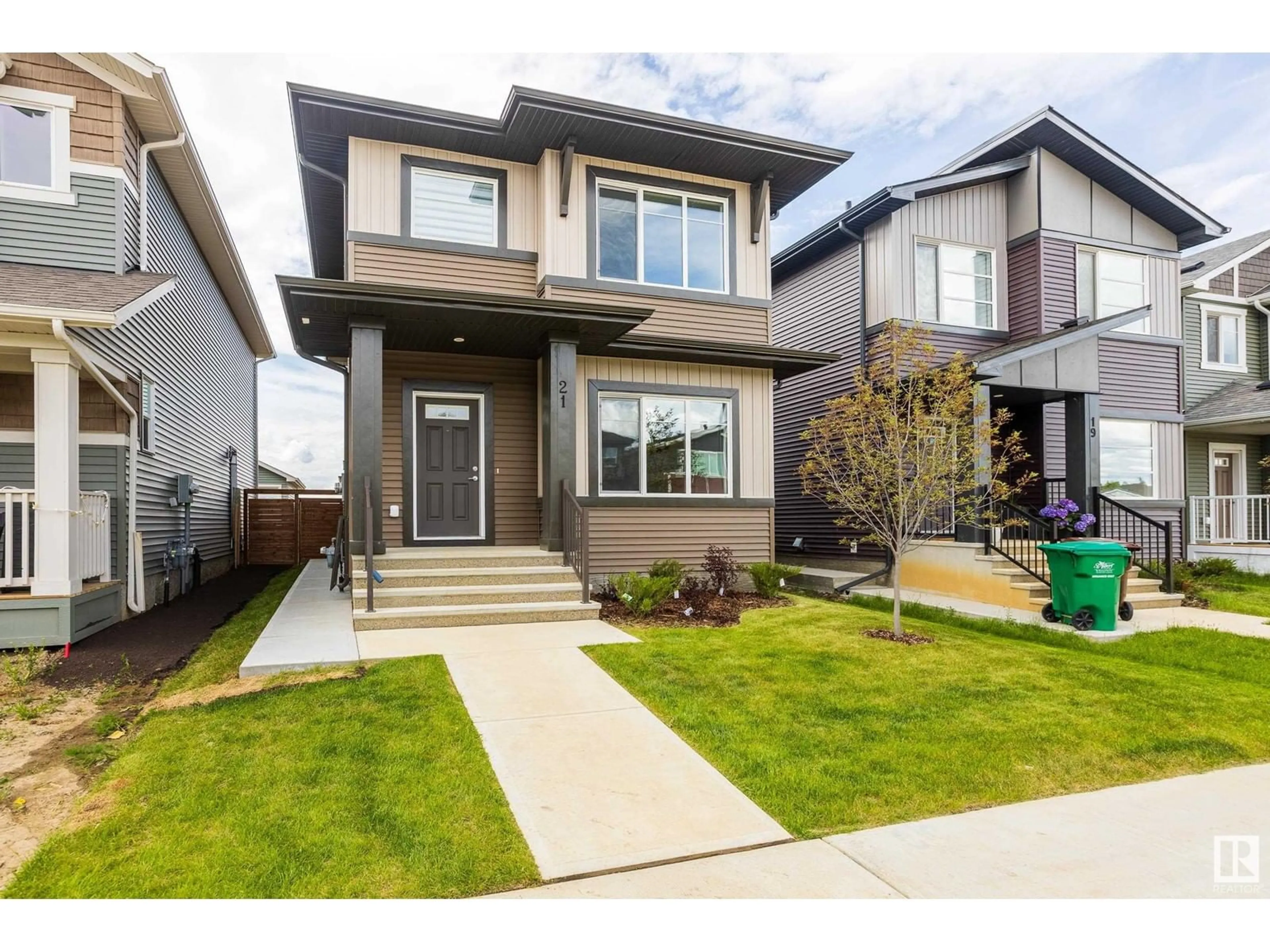 Home with vinyl exterior material, street for 21 RASPBERRY RD, St. Albert Alberta T8N8A3