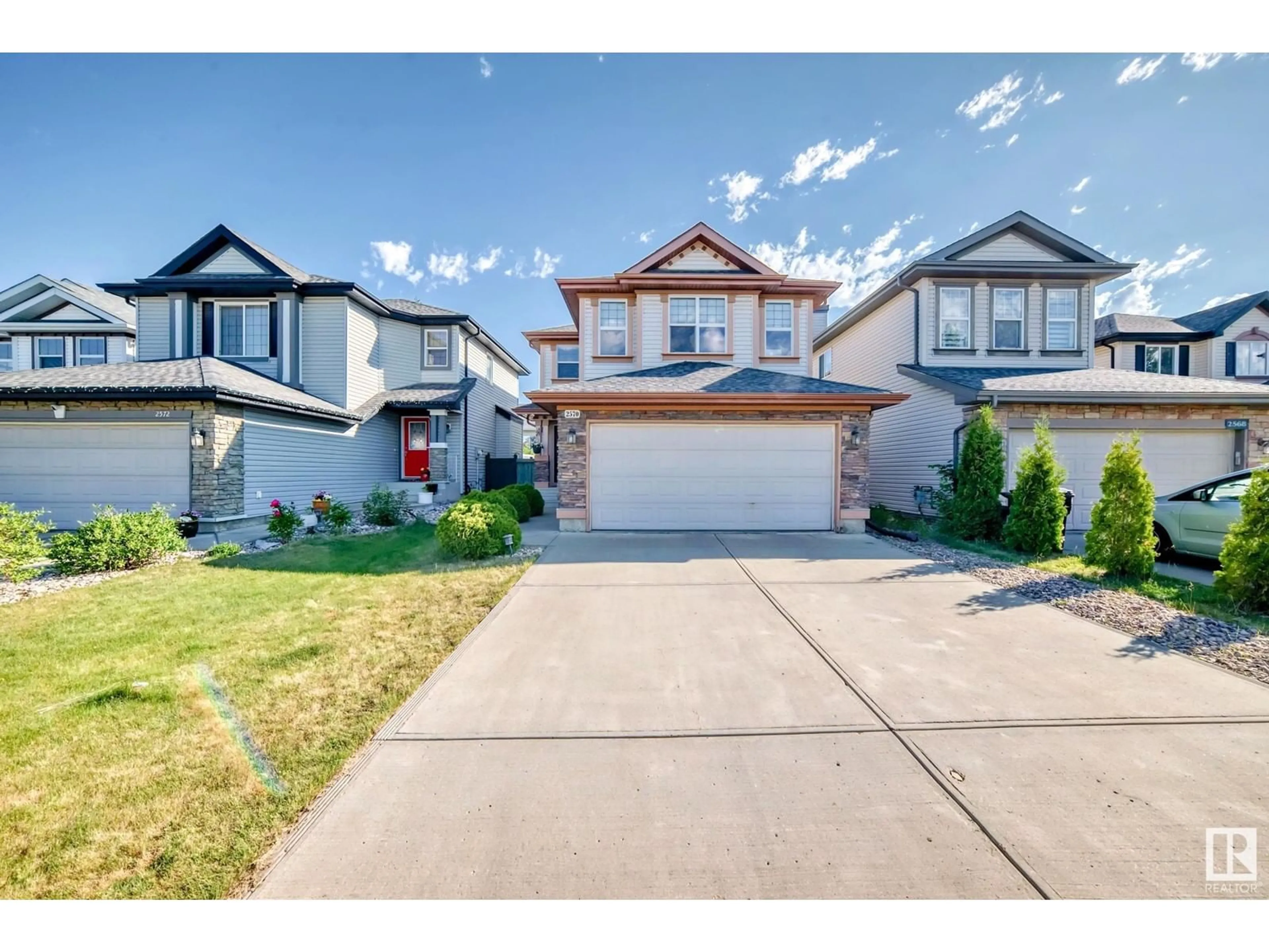 A pic from outside/outdoor area/front of a property/back of a property/a pic from drone, street for 2570 HANNA CR, Edmonton Alberta T6R3P7