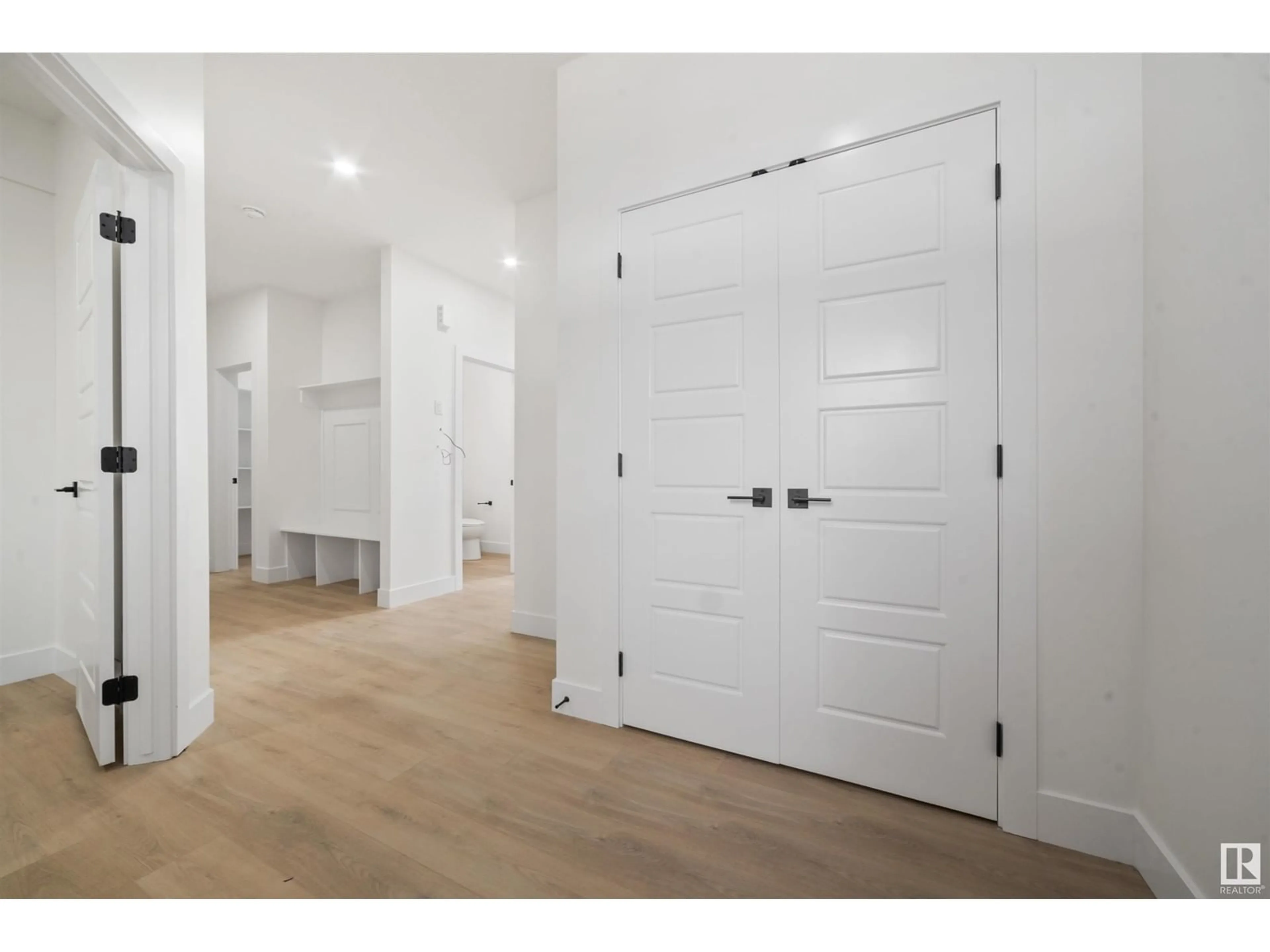 Indoor entryway for 66 EDGEFIELD WY, St. Albert Alberta T8N7Z9