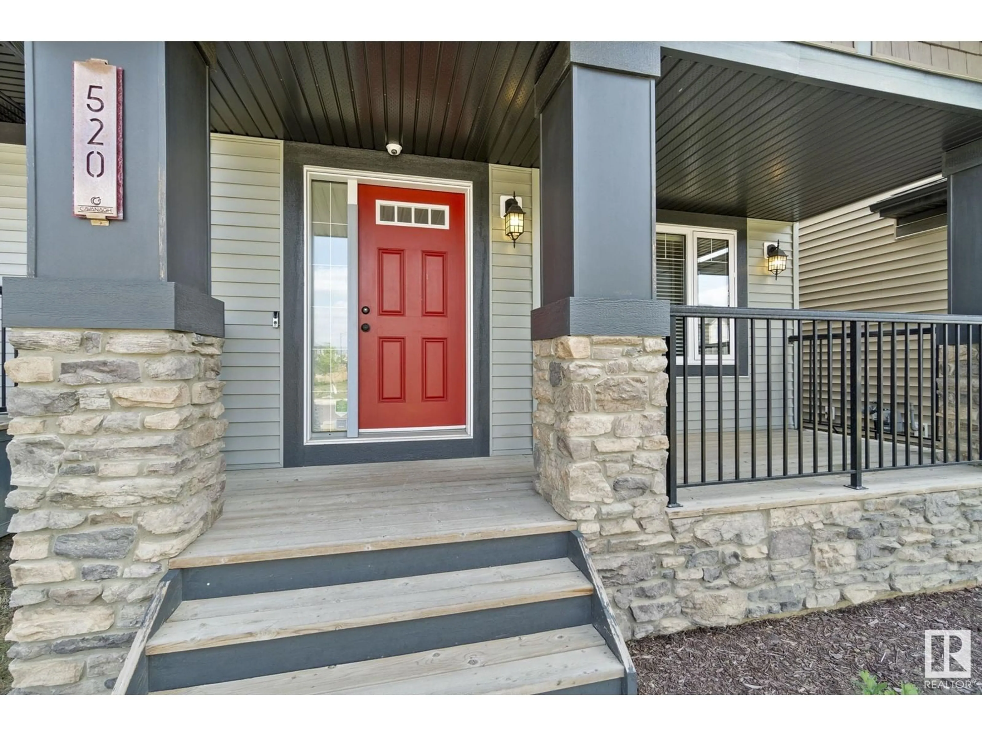 Indoor entryway for 520 CONROY CR, Edmonton Alberta T6W3Y2