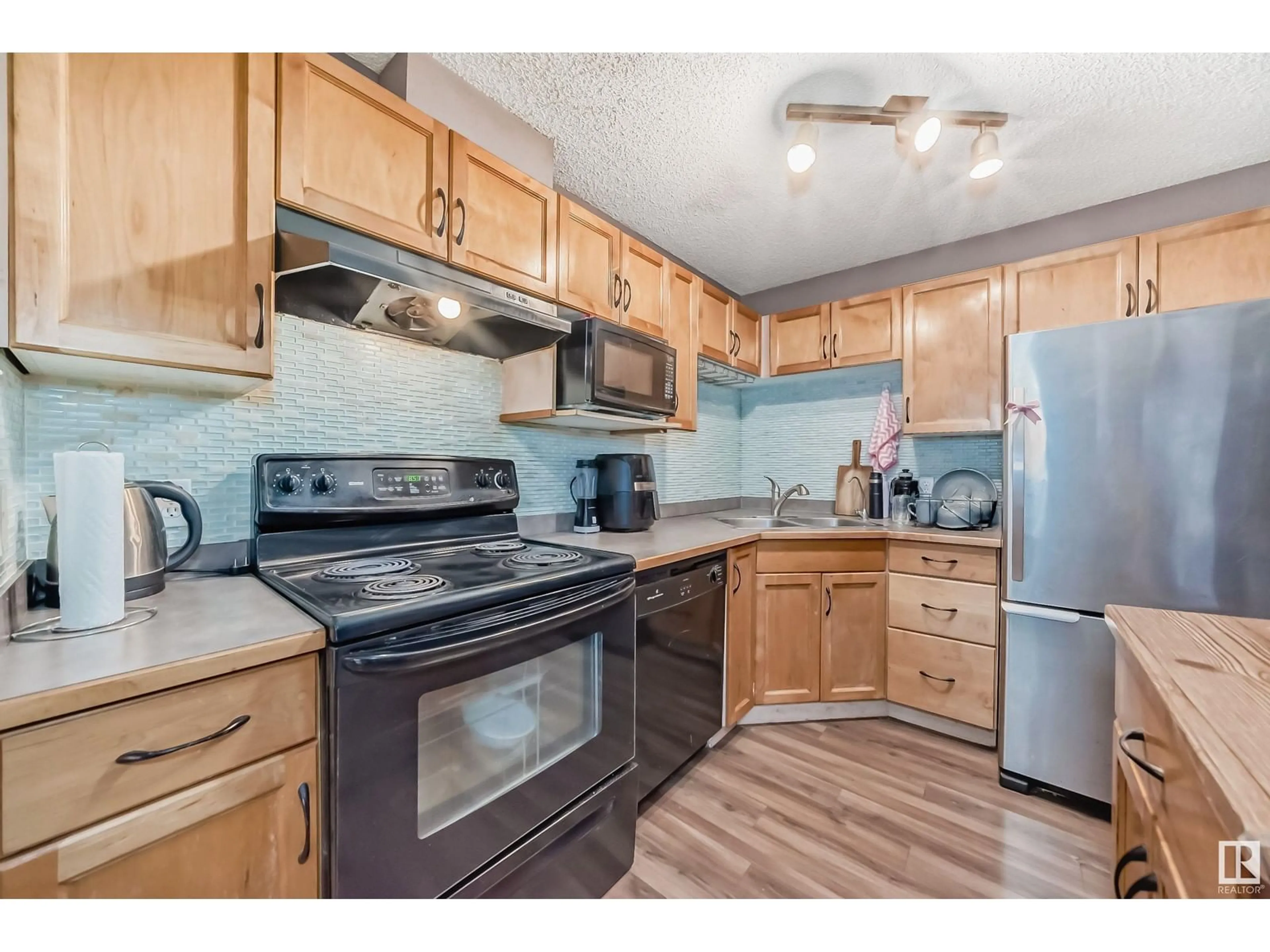 Standard kitchen, unknown for 110 - 2305 35A AV, Edmonton Alberta T6T1Z2