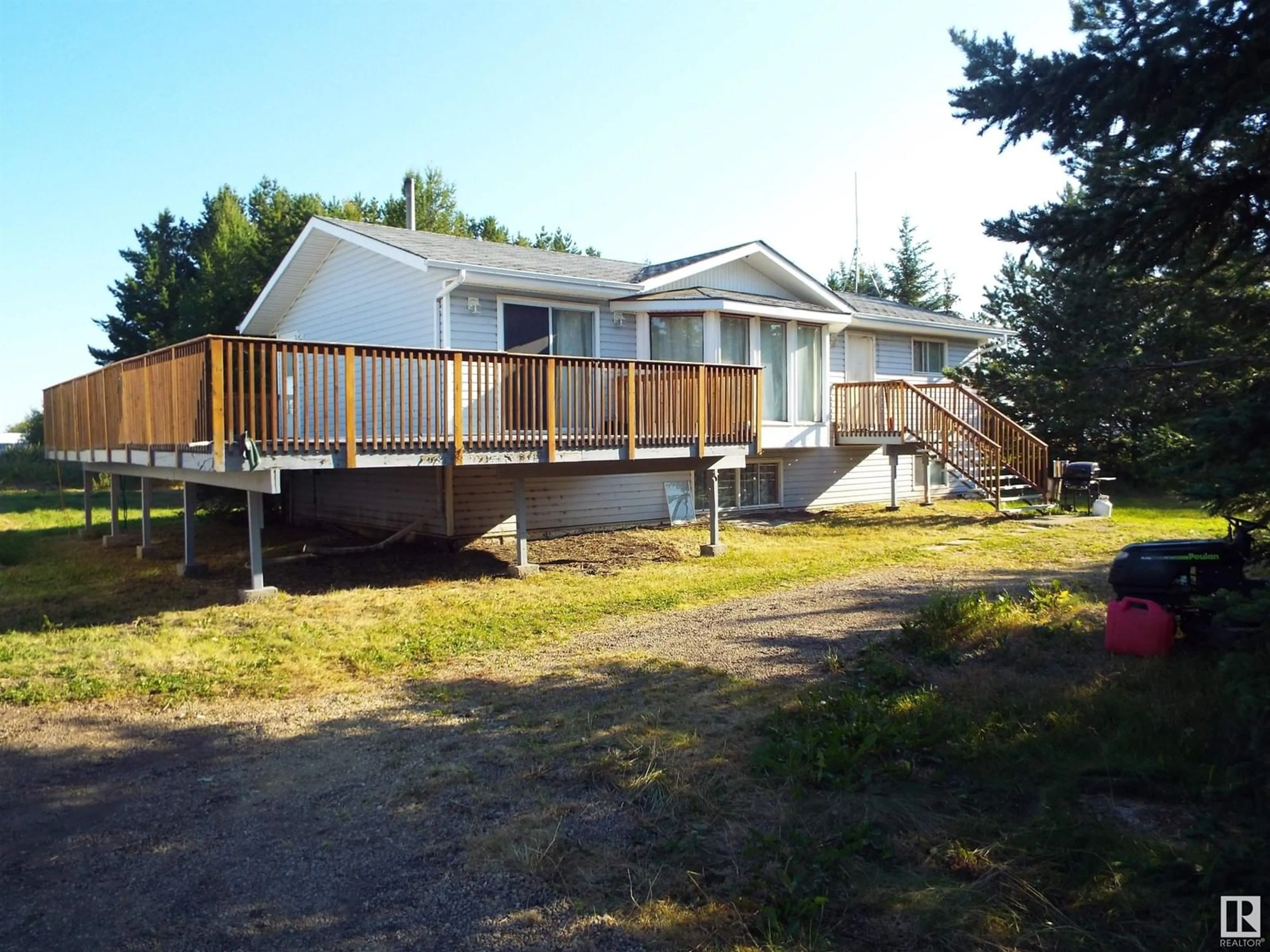 A pic from outside/outdoor area/front of a property/back of a property/a pic from drone, unknown for SW - 8010 48 AV, Edmonton Alberta T6X2V1