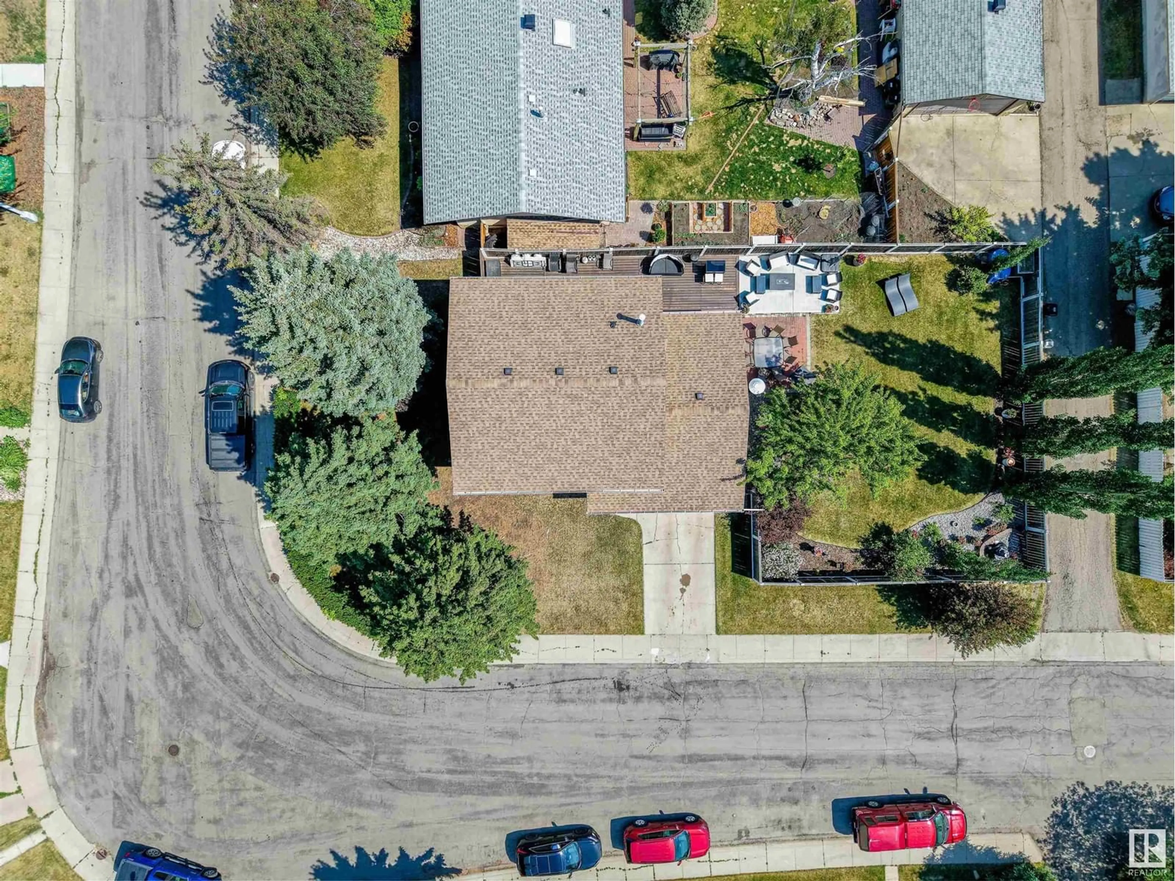 A pic from outside/outdoor area/front of a property/back of a property/a pic from drone, street for NW - 3807 118 ST, Edmonton Alberta T6J1W9