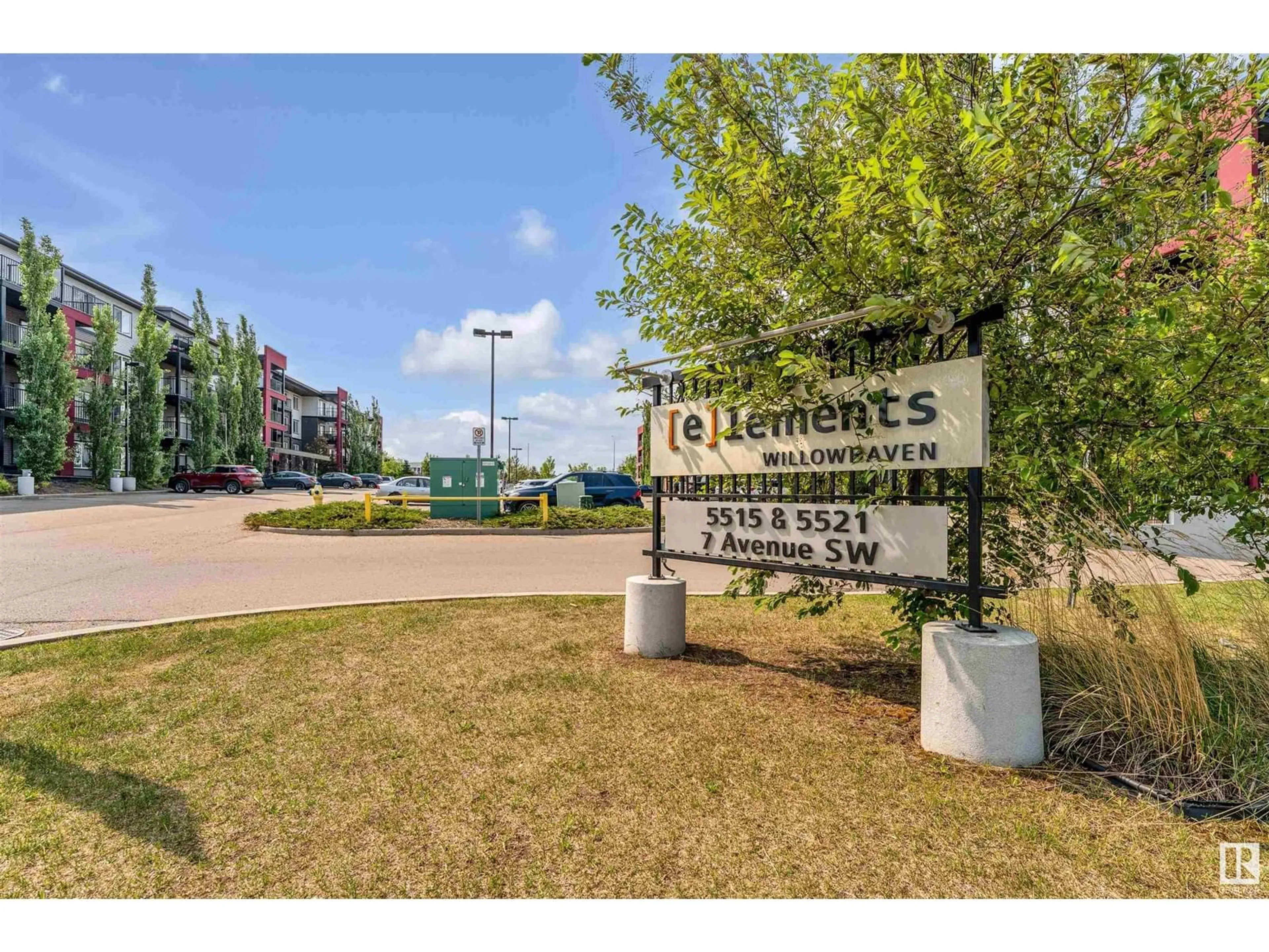 Indoor foyer for 220 - 220 5515 7 AVENUE AVENUE, Edmonton Alberta T6X2A8