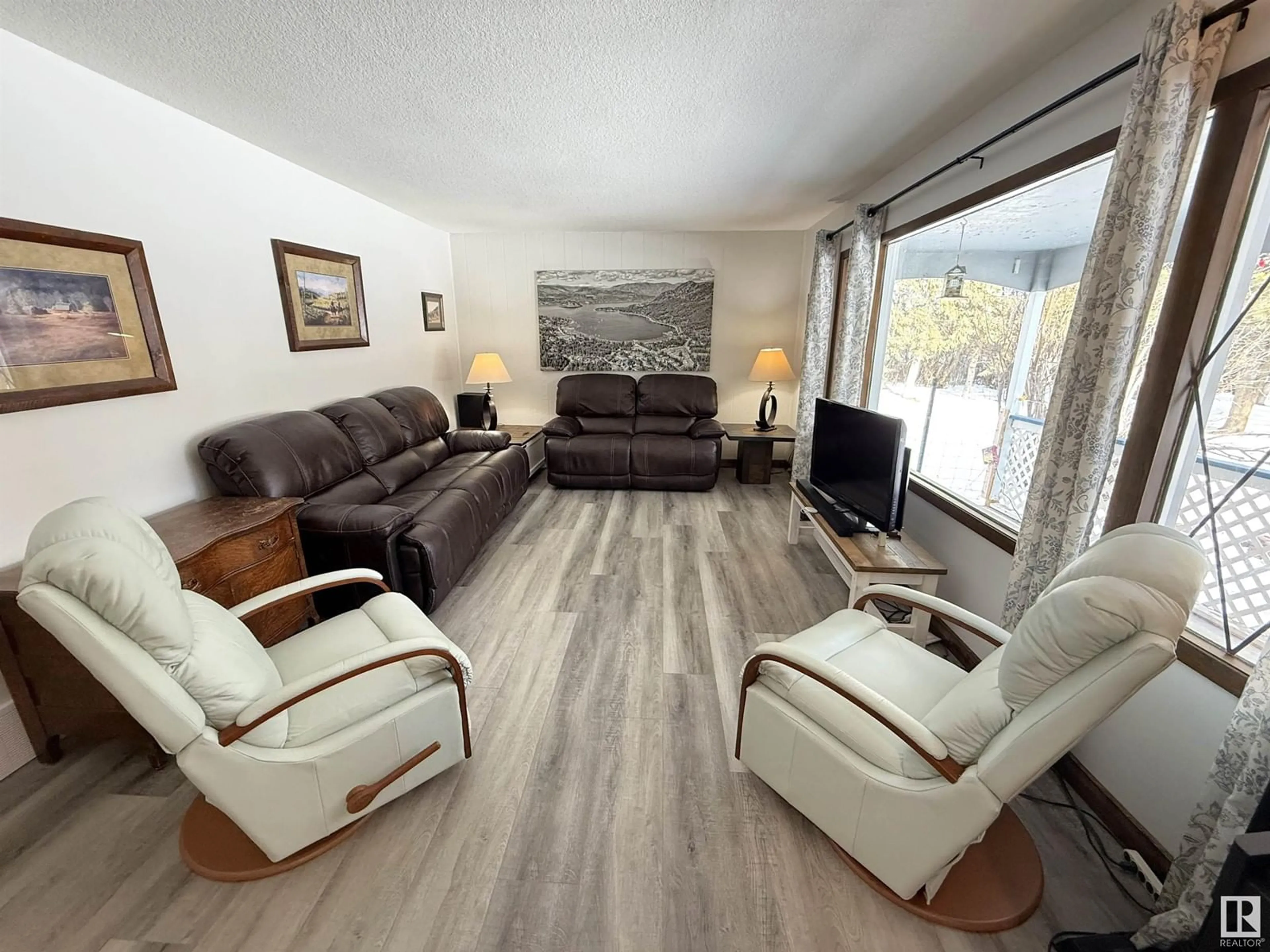 Living room with furniture, unknown for 53508 RANGE ROAD 92, Rural Yellowhead Alberta T0E2M0