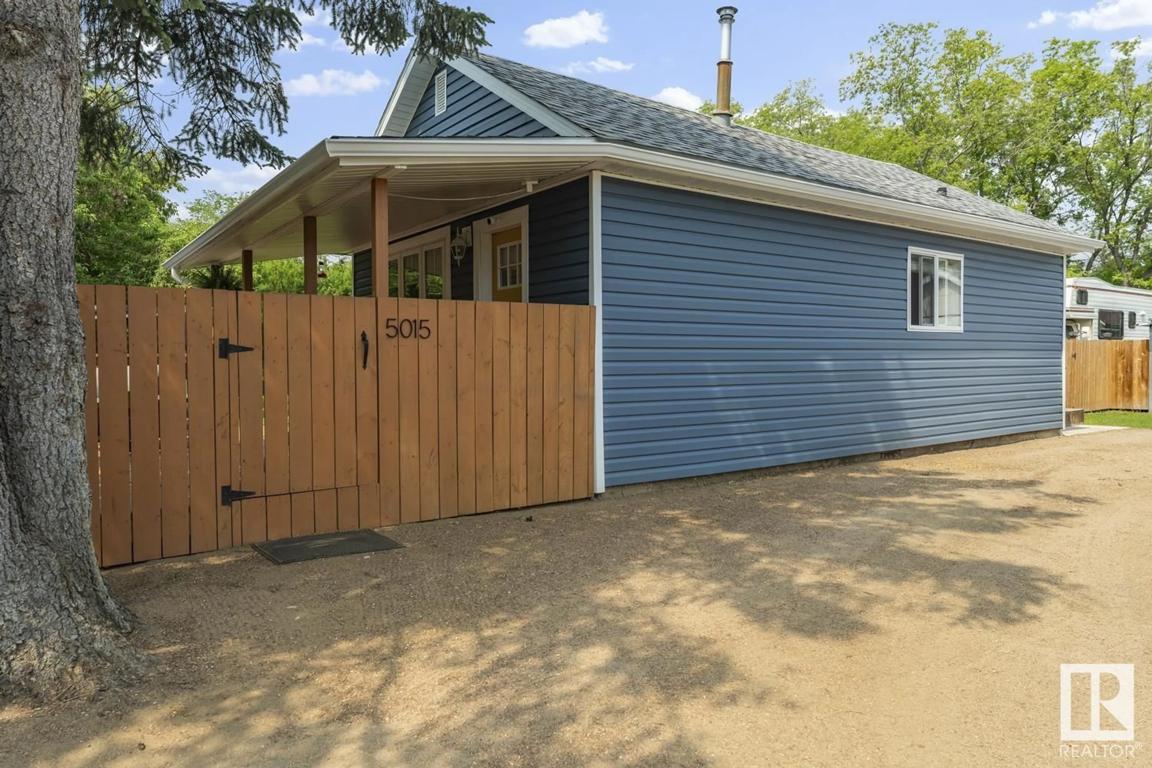 Shed for 5015 49 AV, Ardmore Alberta T0A0B0