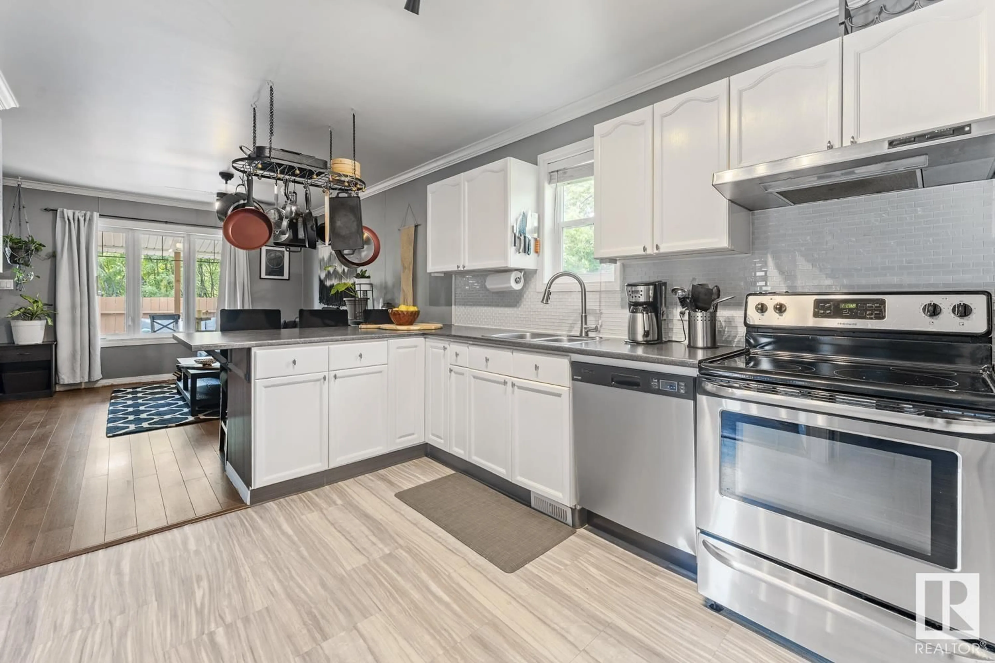 Open concept kitchen, unknown for 5015 49 AV, Ardmore Alberta T0A0B0