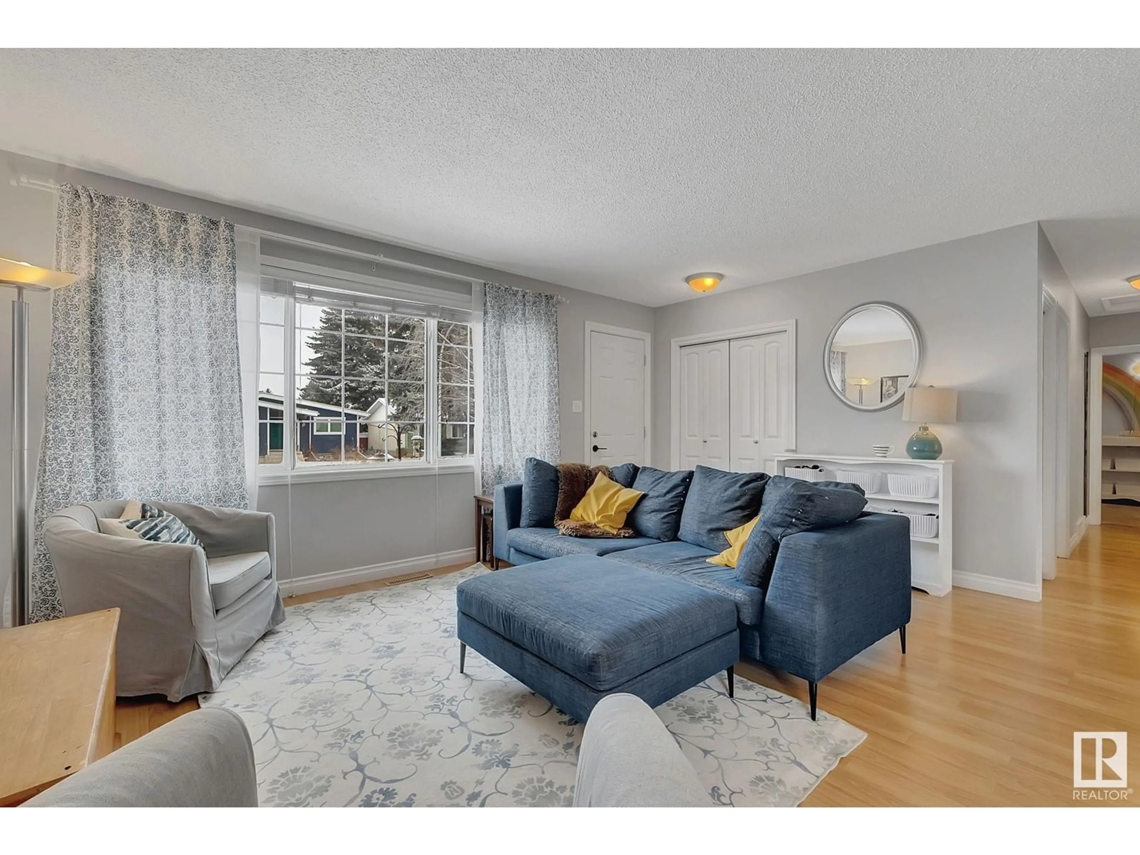 Living room with furniture, unknown for 3531 114 ST, Edmonton Alberta T6J1L7