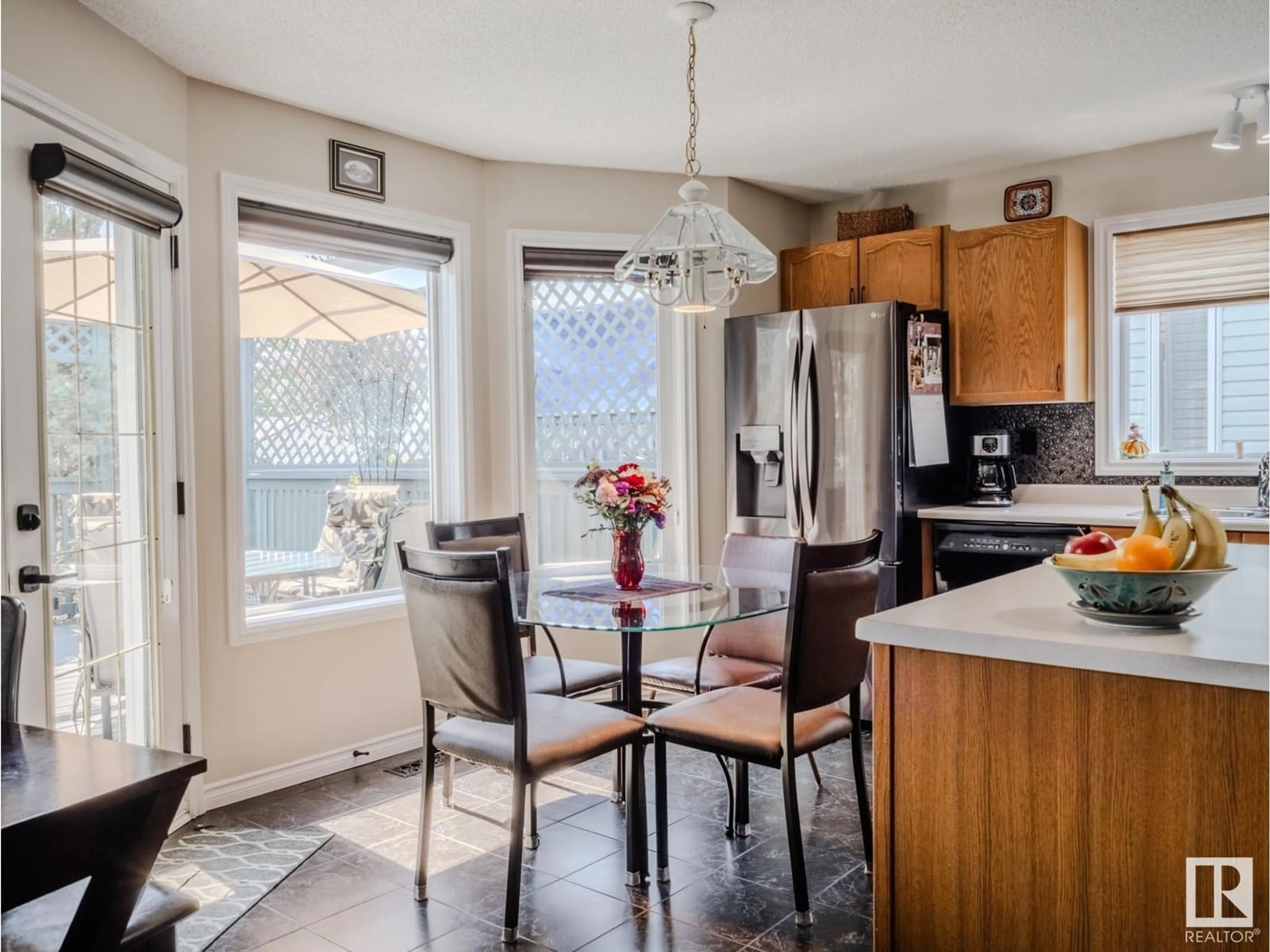 Open concept kitchen, unknown for 366 BLACKBURN EAST DR, Edmonton Alberta T6W1B8