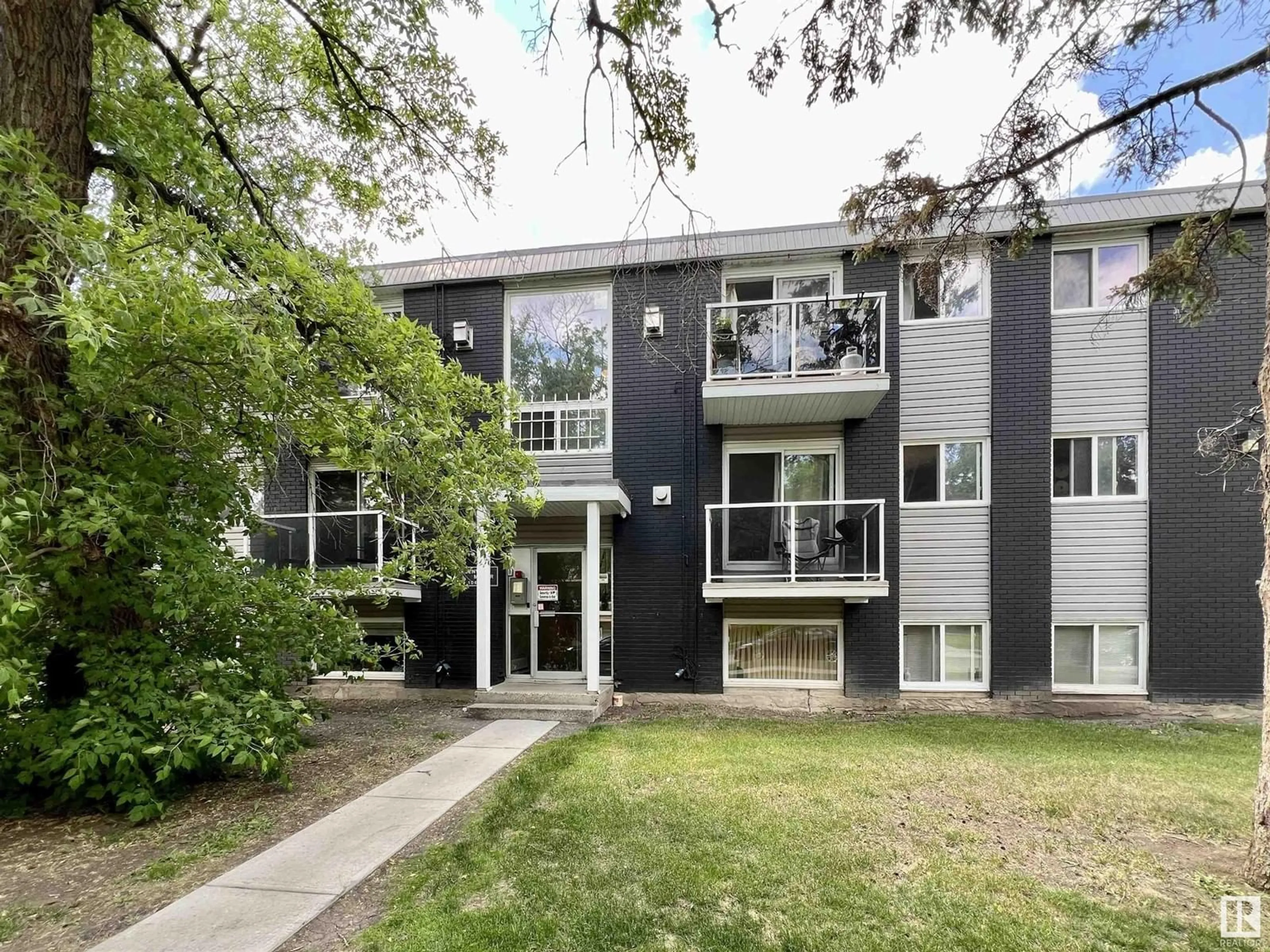 Unknown for 16 - 10620 122 ST NW, Edmonton Alberta T5N1M8