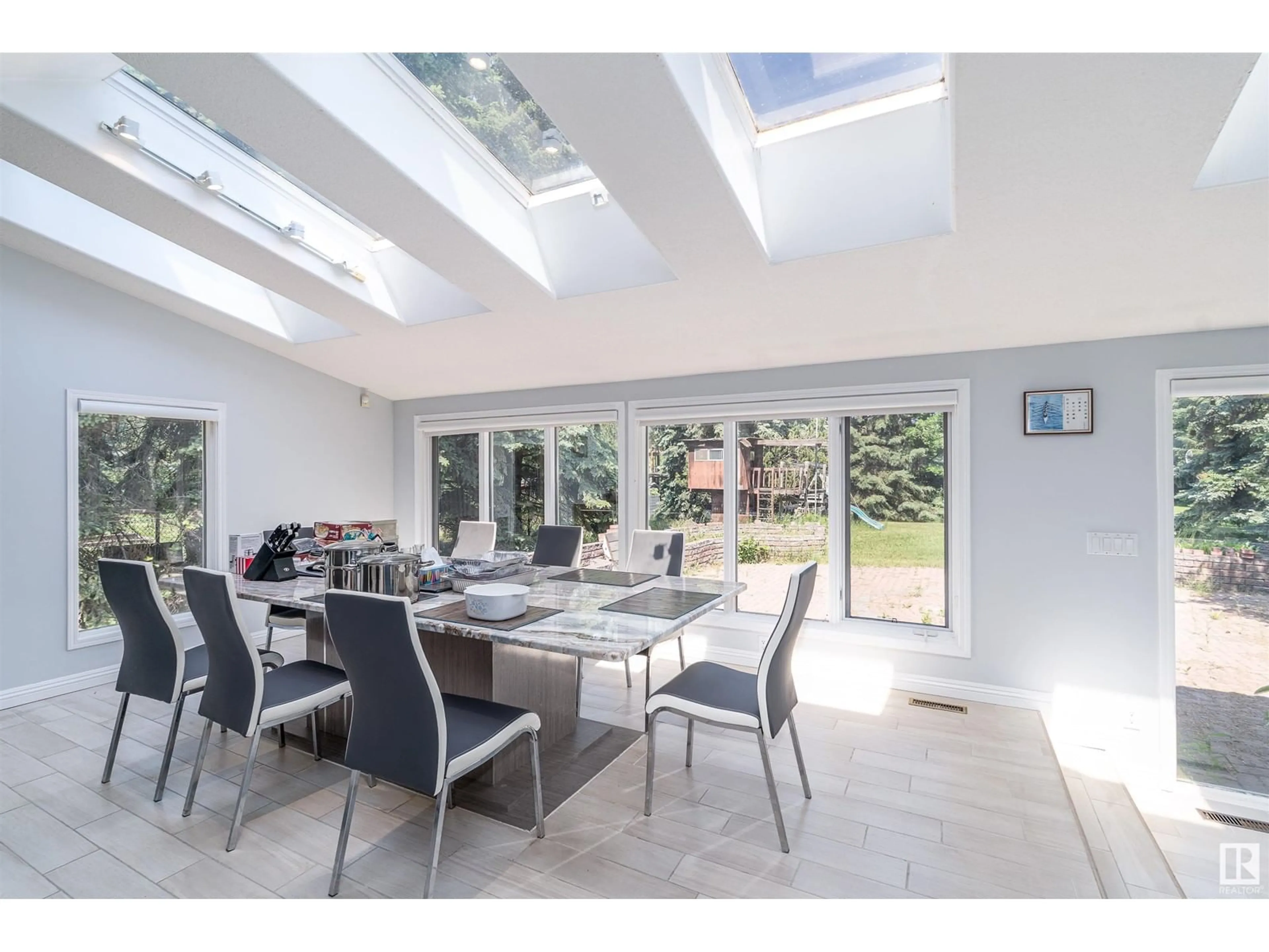 Dining room, unknown for SW - 10812 5 AV, Edmonton Alberta T6W1A2