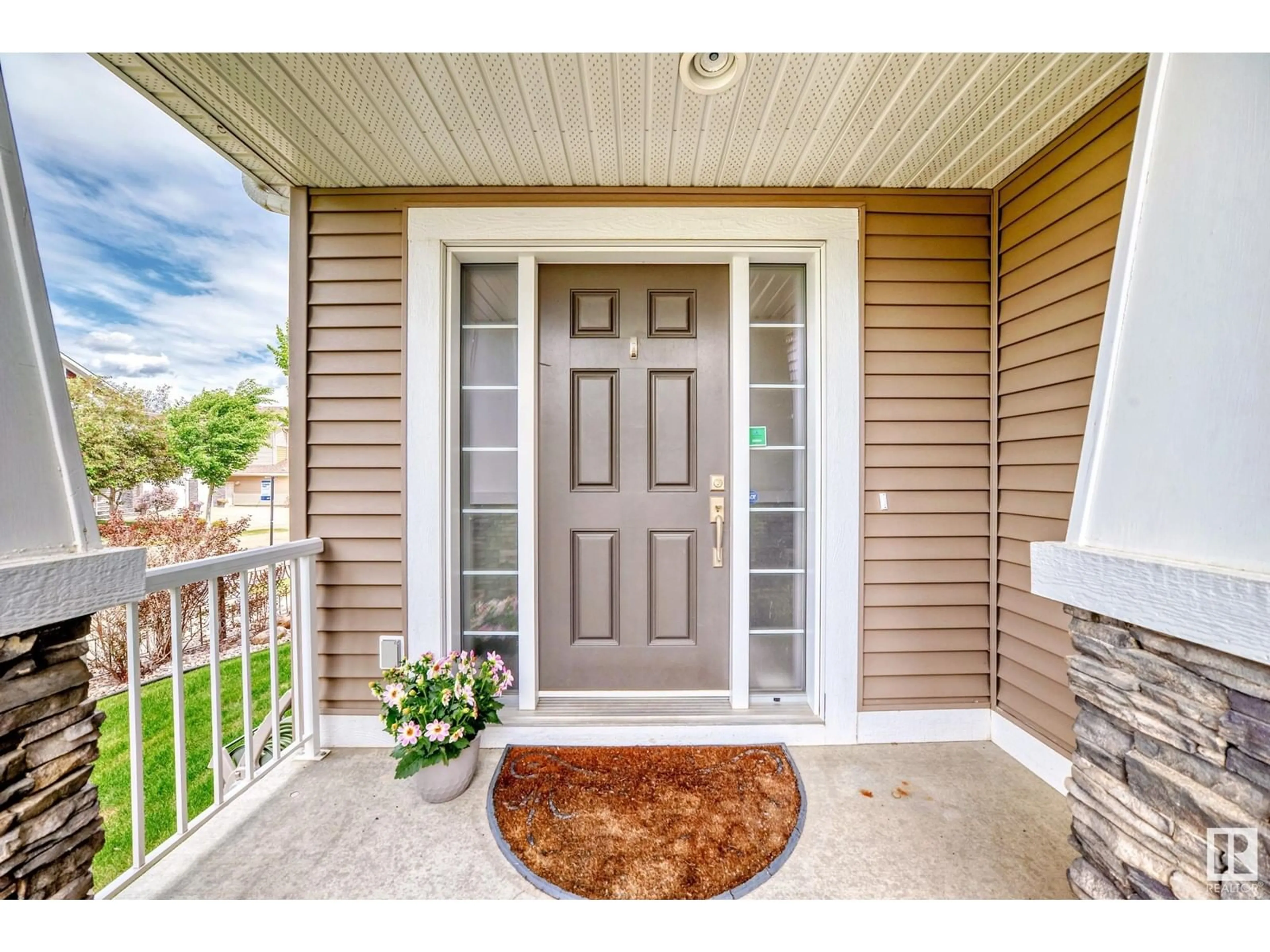 Indoor entryway for NW - 4919 213 ST, Edmonton Alberta T6M0G9