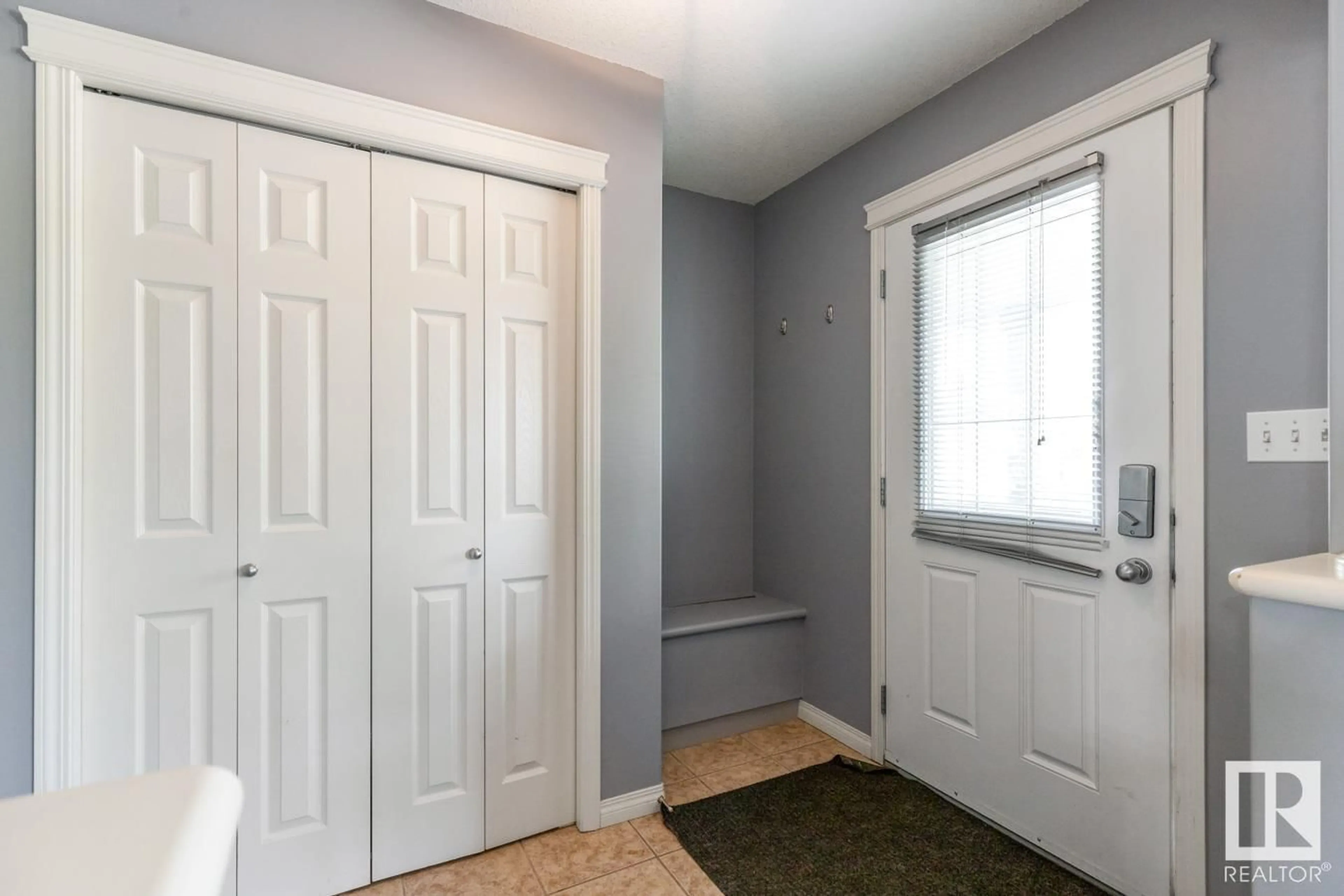 Indoor entryway for 4747 156 AV, Edmonton Alberta T5Y0B6