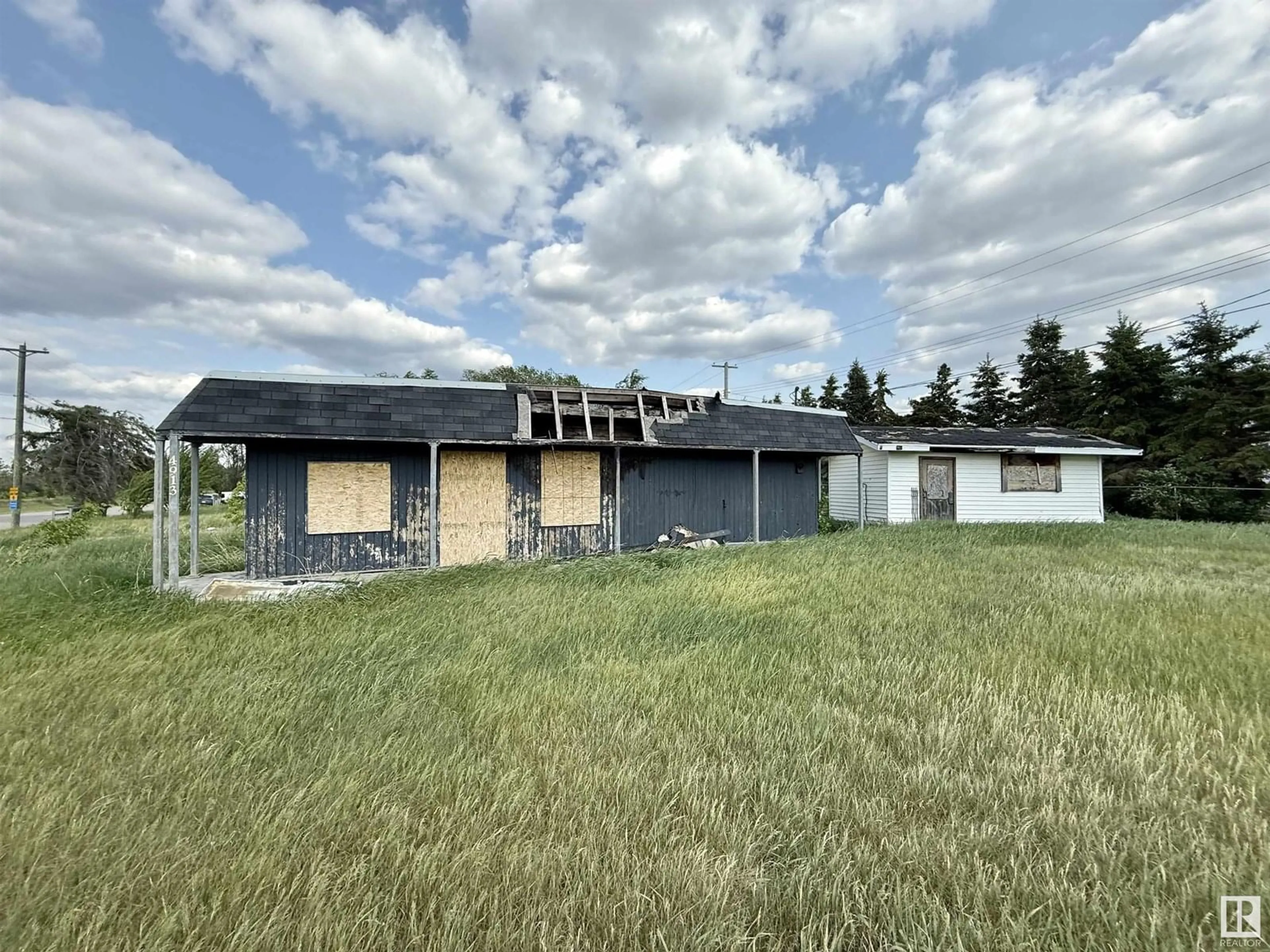 A pic from outside/outdoor area/front of a property/back of a property/a pic from drone, building for 4913 & 4909 49 AV, Glendon Alberta T0A1P0