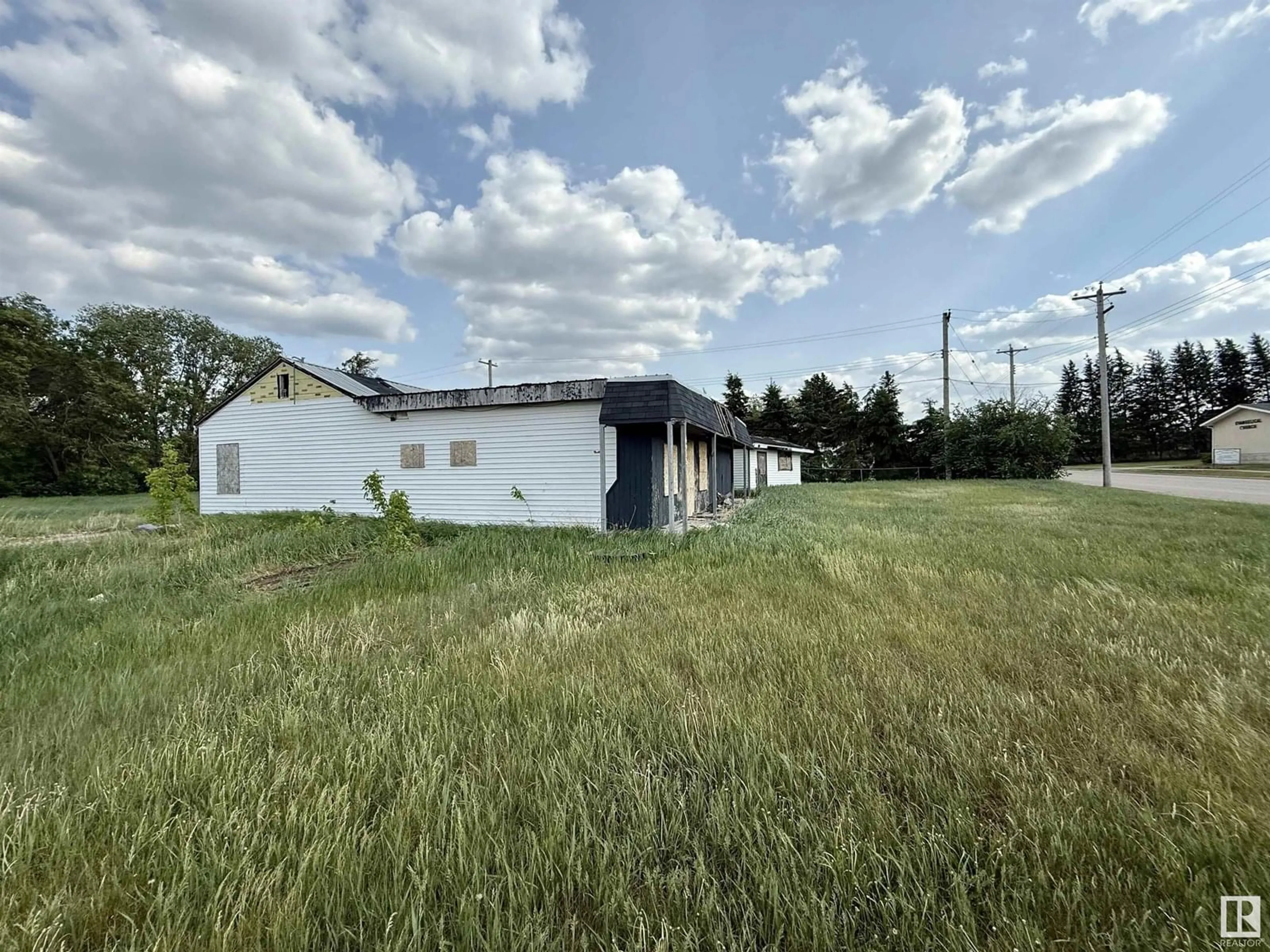 A pic from outside/outdoor area/front of a property/back of a property/a pic from drone, building for 4913 & 4909 49 AV, Glendon Alberta T0A1P0