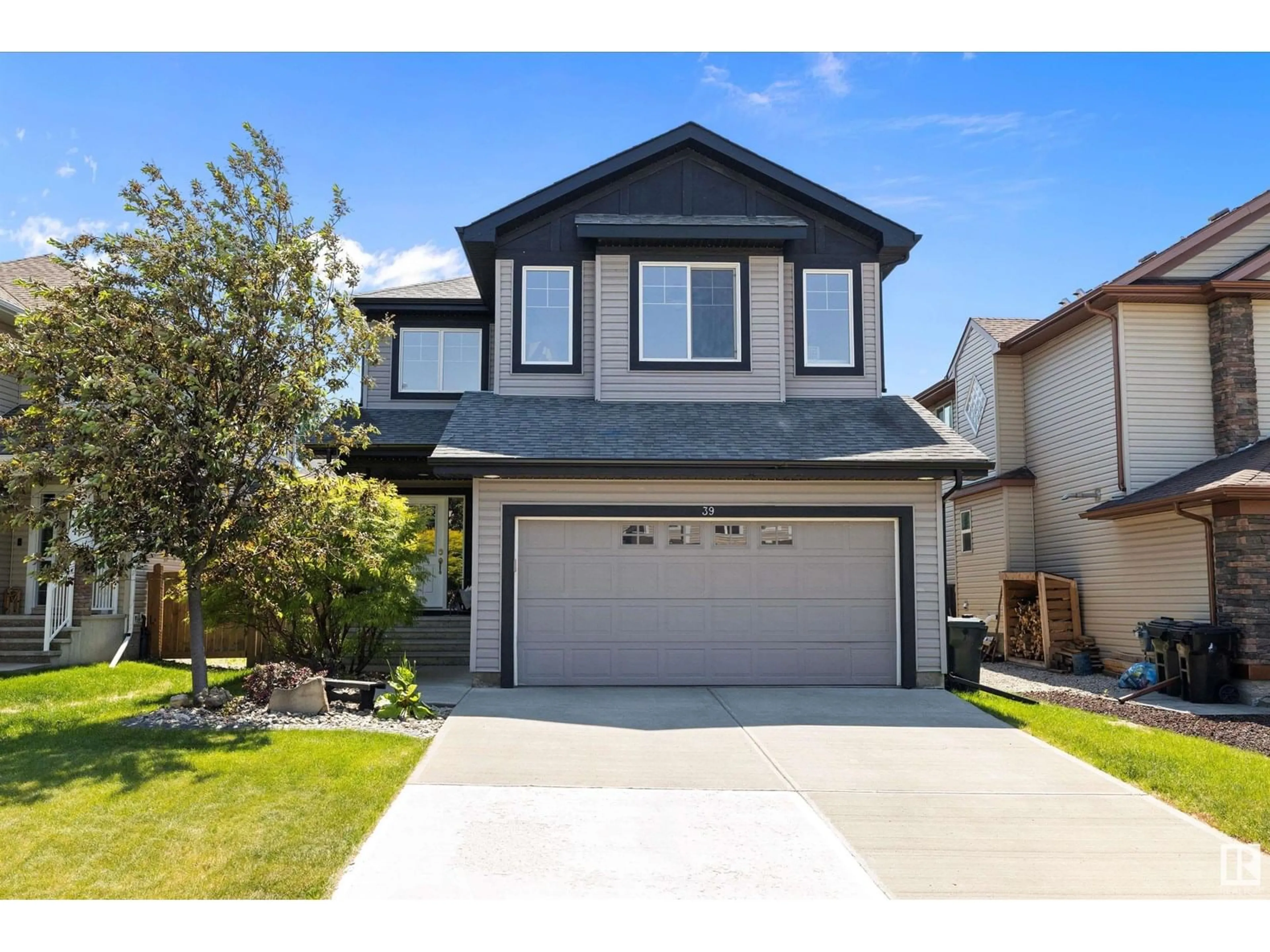 Home with vinyl exterior material, street for 39 HERON CR, Spruce Grove Alberta T7X0G1