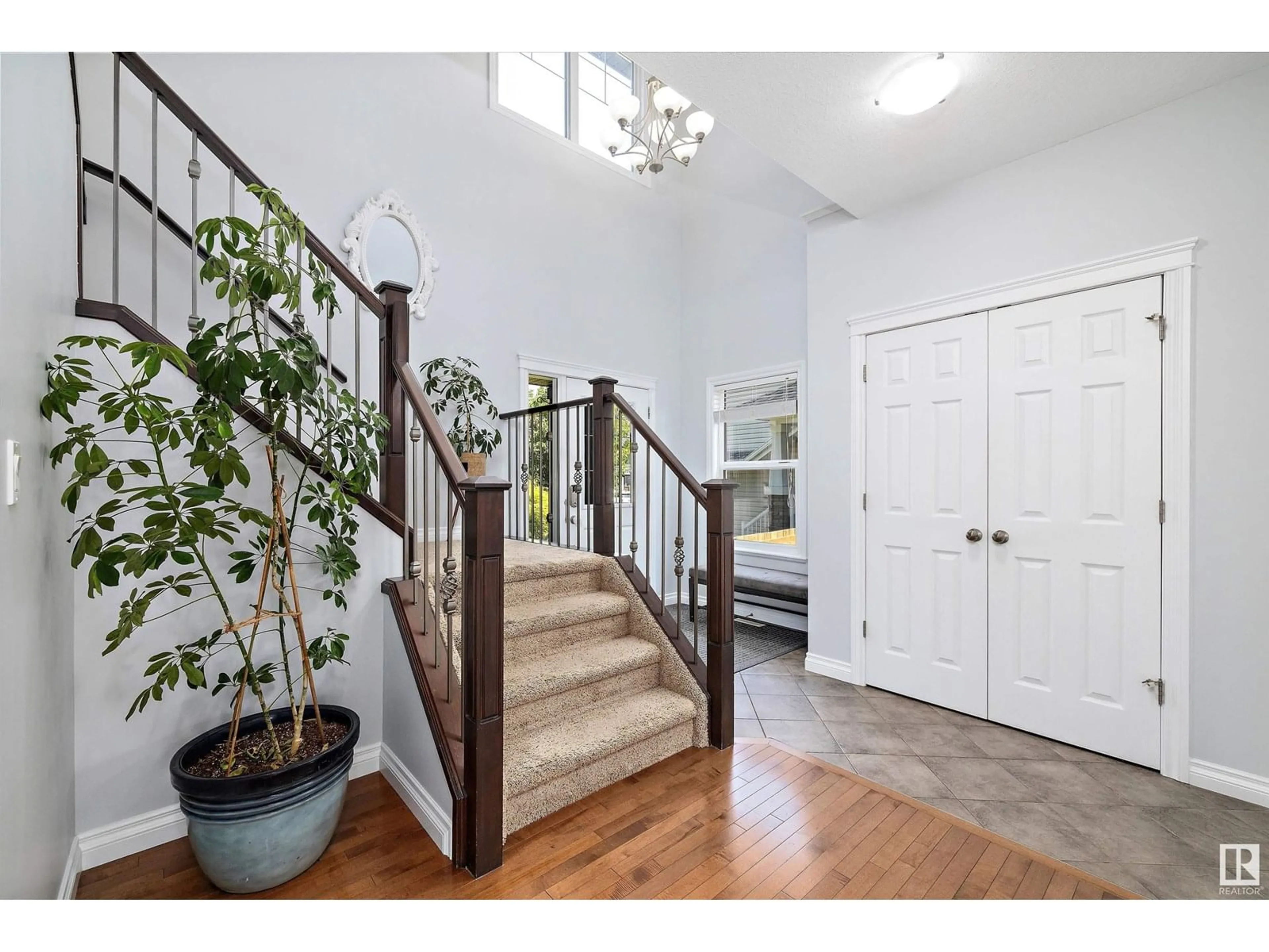 Indoor entryway for 39 HERON CR, Spruce Grove Alberta T7X0G1