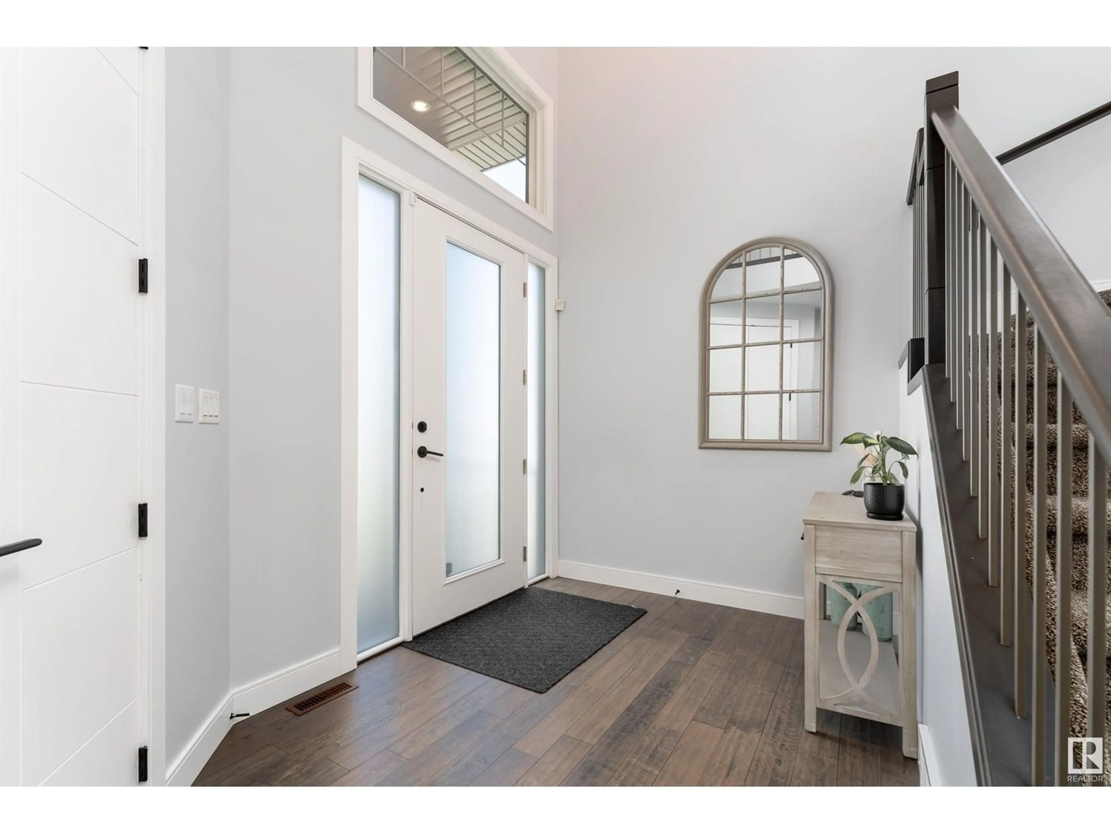 Indoor entryway for 195 CRANBERRY BN, Fort Saskatchewan Alberta T8L0R5