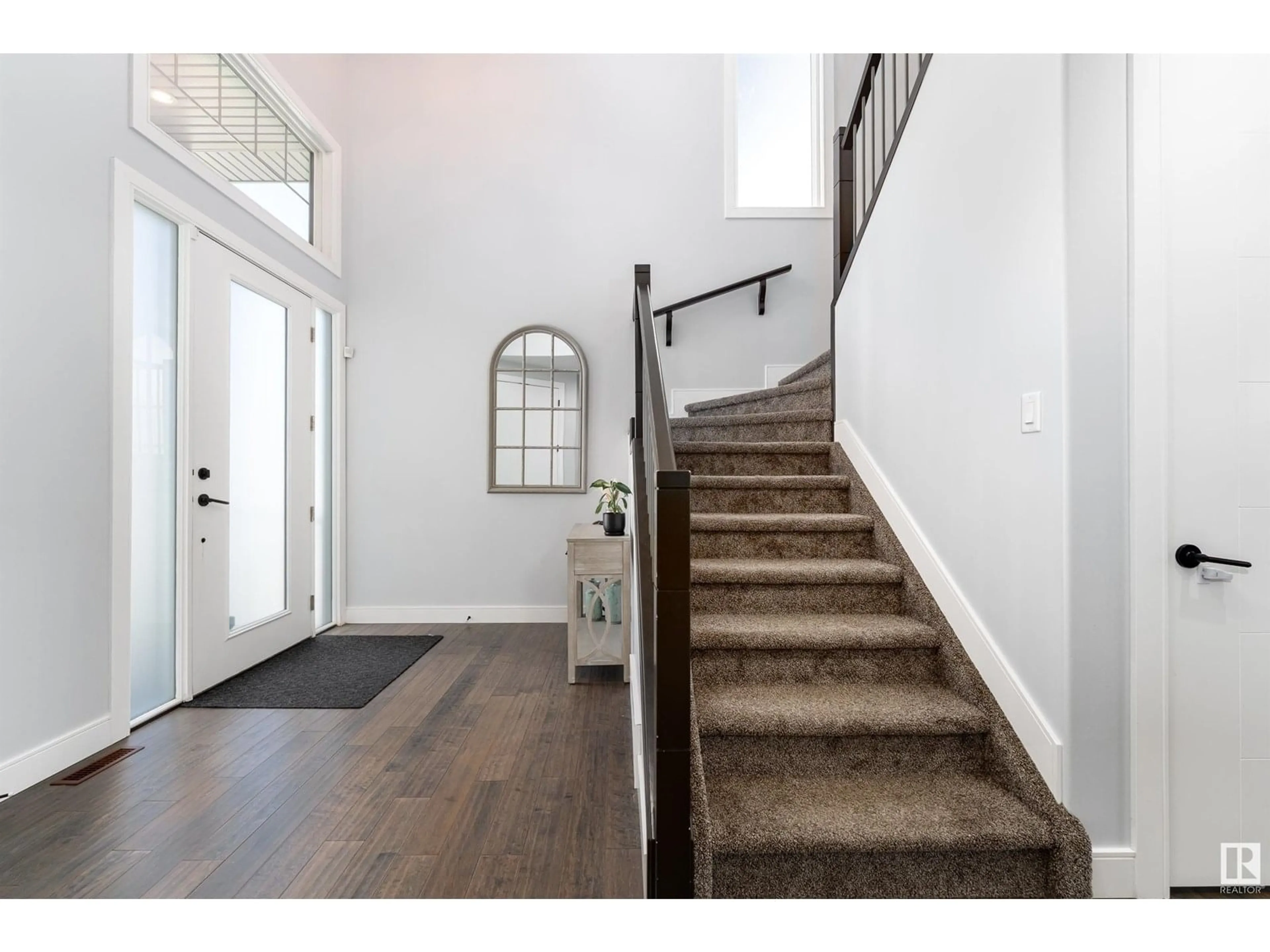 Indoor entryway for 195 CRANBERRY BN, Fort Saskatchewan Alberta T8L0R5